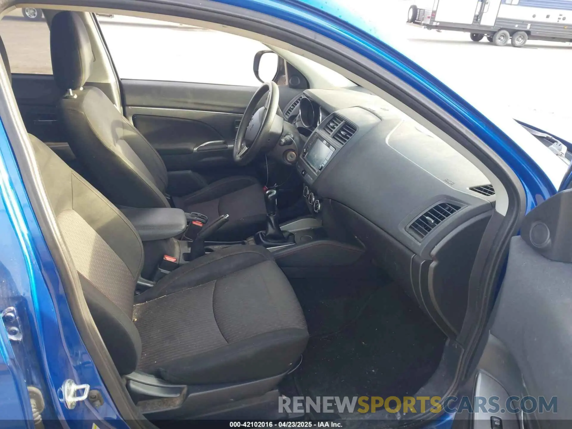 5 Photograph of a damaged car JA4AP3AU2KU018380 MITSUBISHI OUTLANDER SPORT 2019