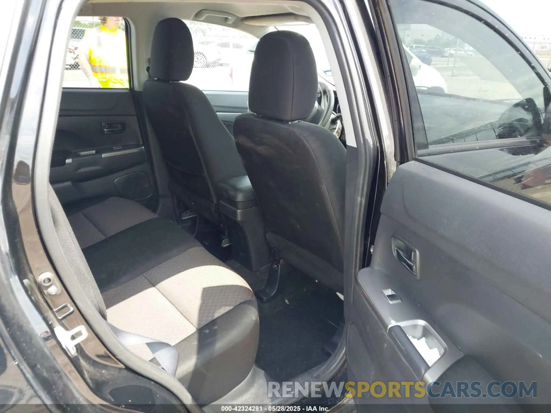 8 Photograph of a damaged car JA4AP3AU2KU020954 MITSUBISHI OUTLANDER SPORT 2019