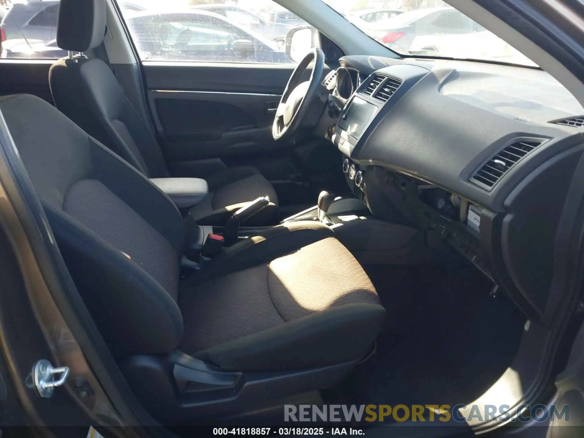 5 Photograph of a damaged car JA4AP3AU4KU016033 MITSUBISHI OUTLANDER SPORT 2019