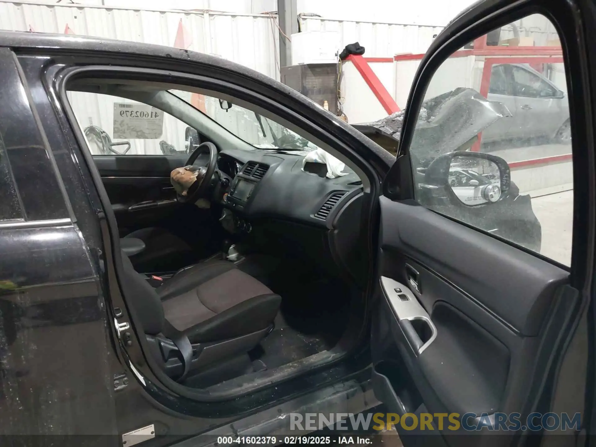 5 Photograph of a damaged car JA4AP3AU5KU005364 MITSUBISHI OUTLANDER SPORT 2019