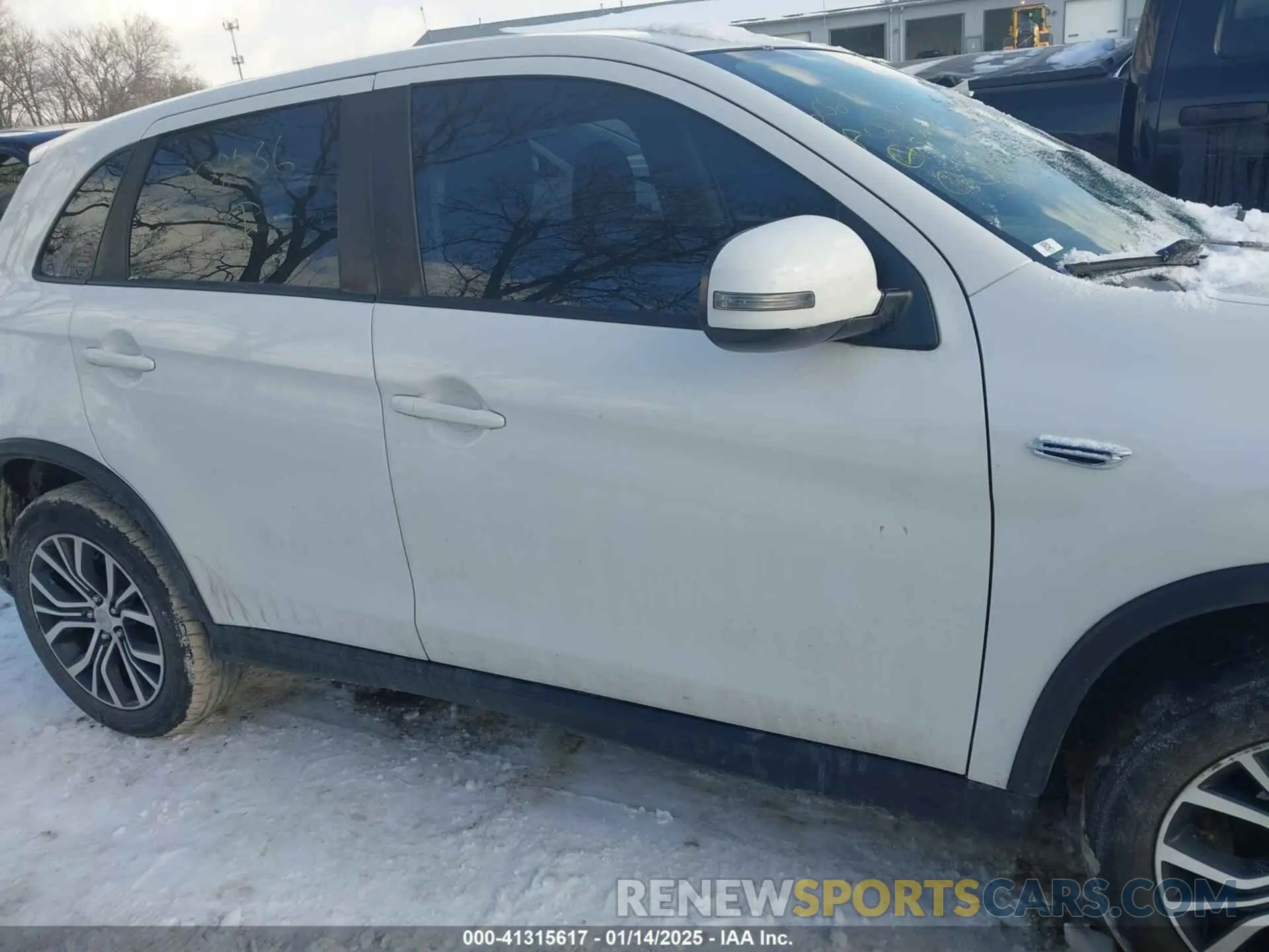 12 Photograph of a damaged car JA4AP3AU5KU008636 MITSUBISHI OUTLANDER SPORT 2019