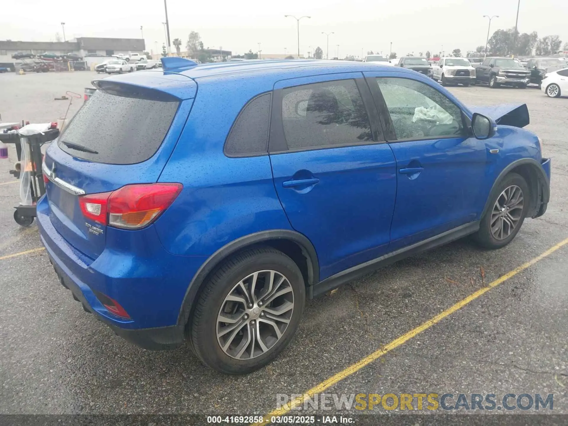 4 Photograph of a damaged car JA4AP3AU6KU002392 MITSUBISHI OUTLANDER SPORT 2019