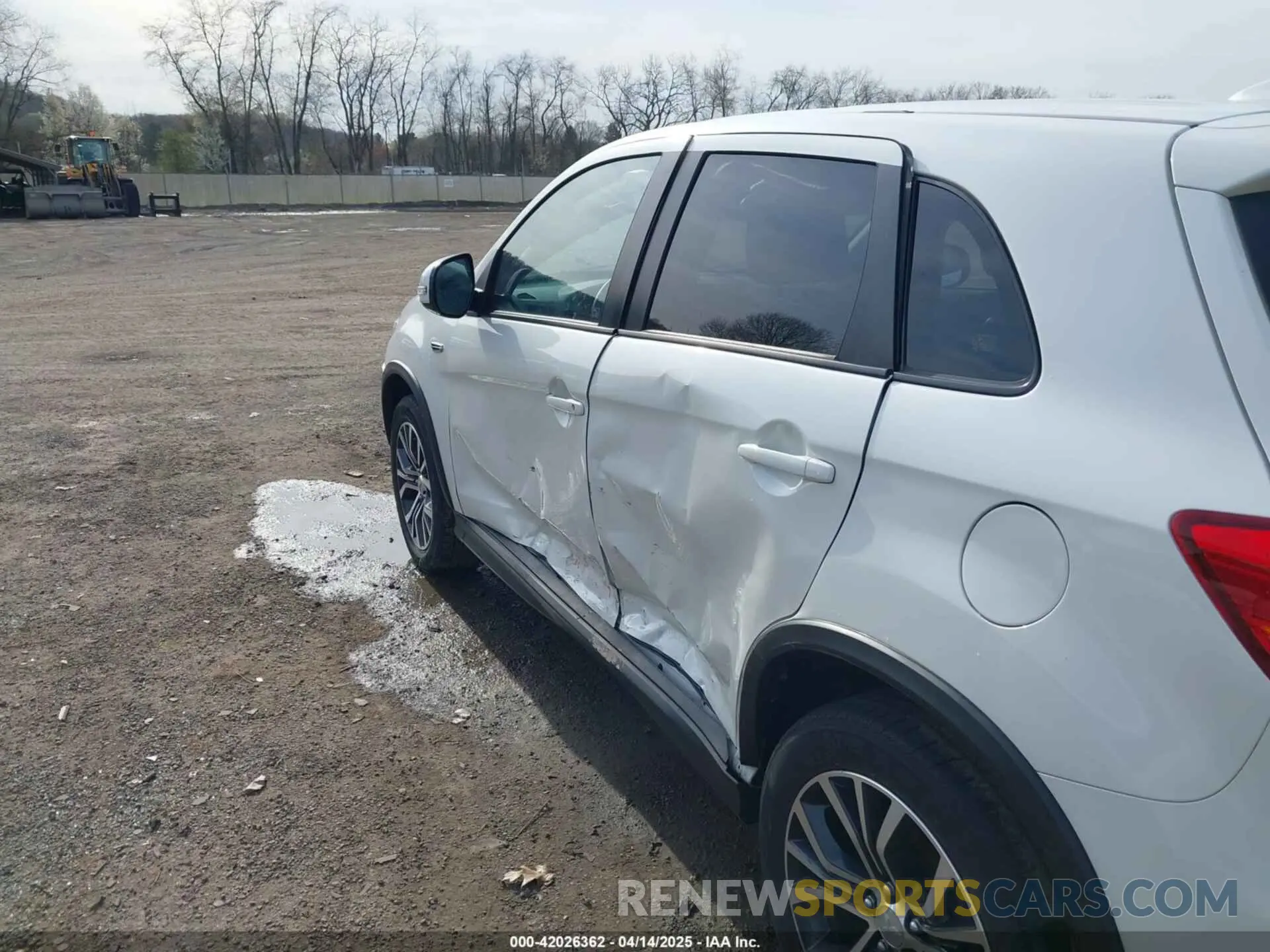 18 Photograph of a damaged car JA4AP3AU6KU018494 MITSUBISHI OUTLANDER SPORT 2019