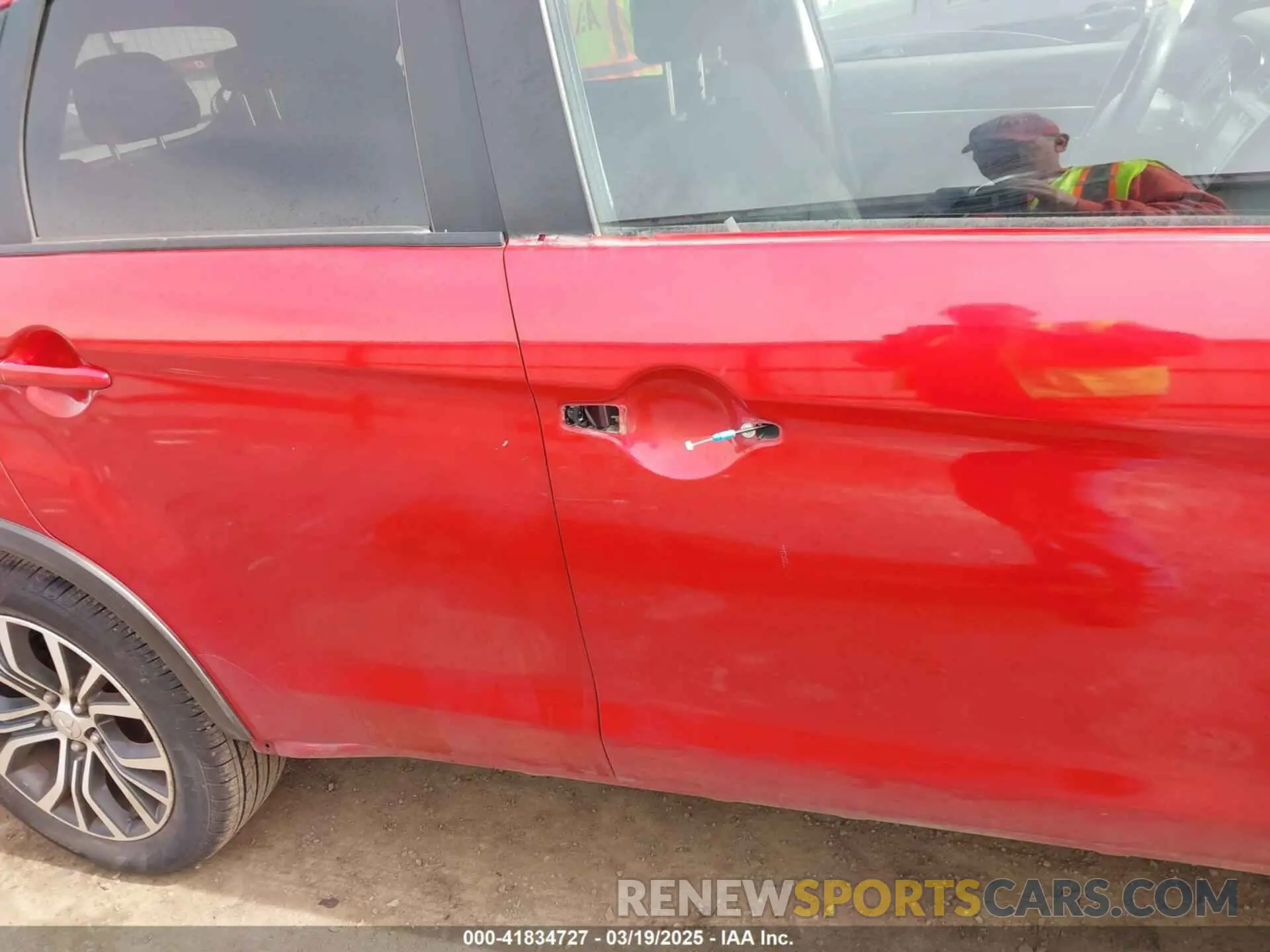 14 Photograph of a damaged car JA4AP3AU6KU019046 MITSUBISHI OUTLANDER SPORT 2019