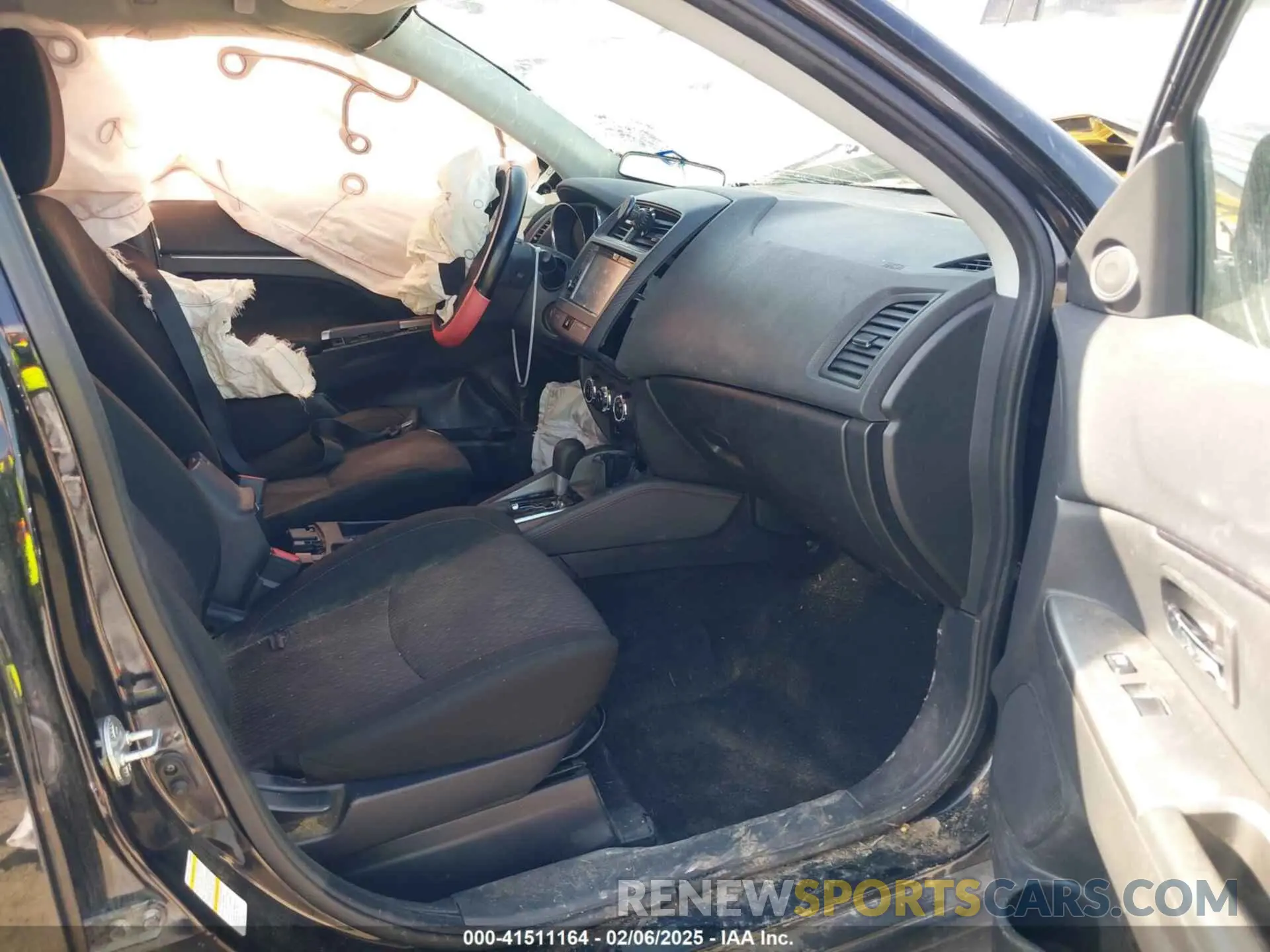 5 Photograph of a damaged car JA4AP3AU6KU030886 MITSUBISHI OUTLANDER SPORT 2019