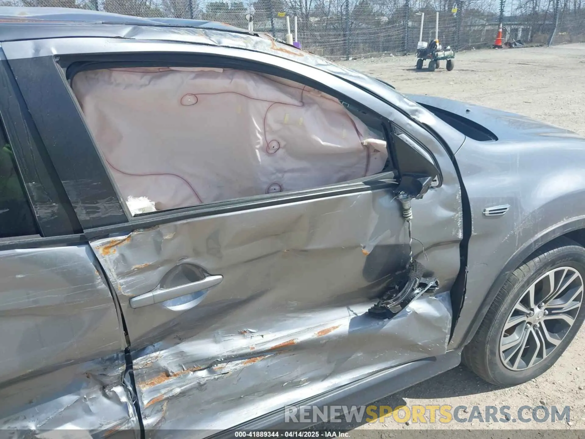 5 Photograph of a damaged car JA4AP3AU7KU033604 MITSUBISHI OUTLANDER SPORT 2019