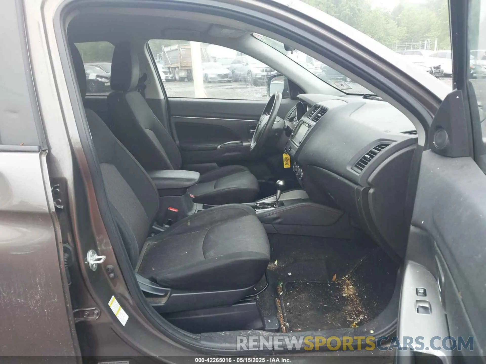 5 Photograph of a damaged car JA4AP3AU8KU029559 MITSUBISHI OUTLANDER SPORT 2019