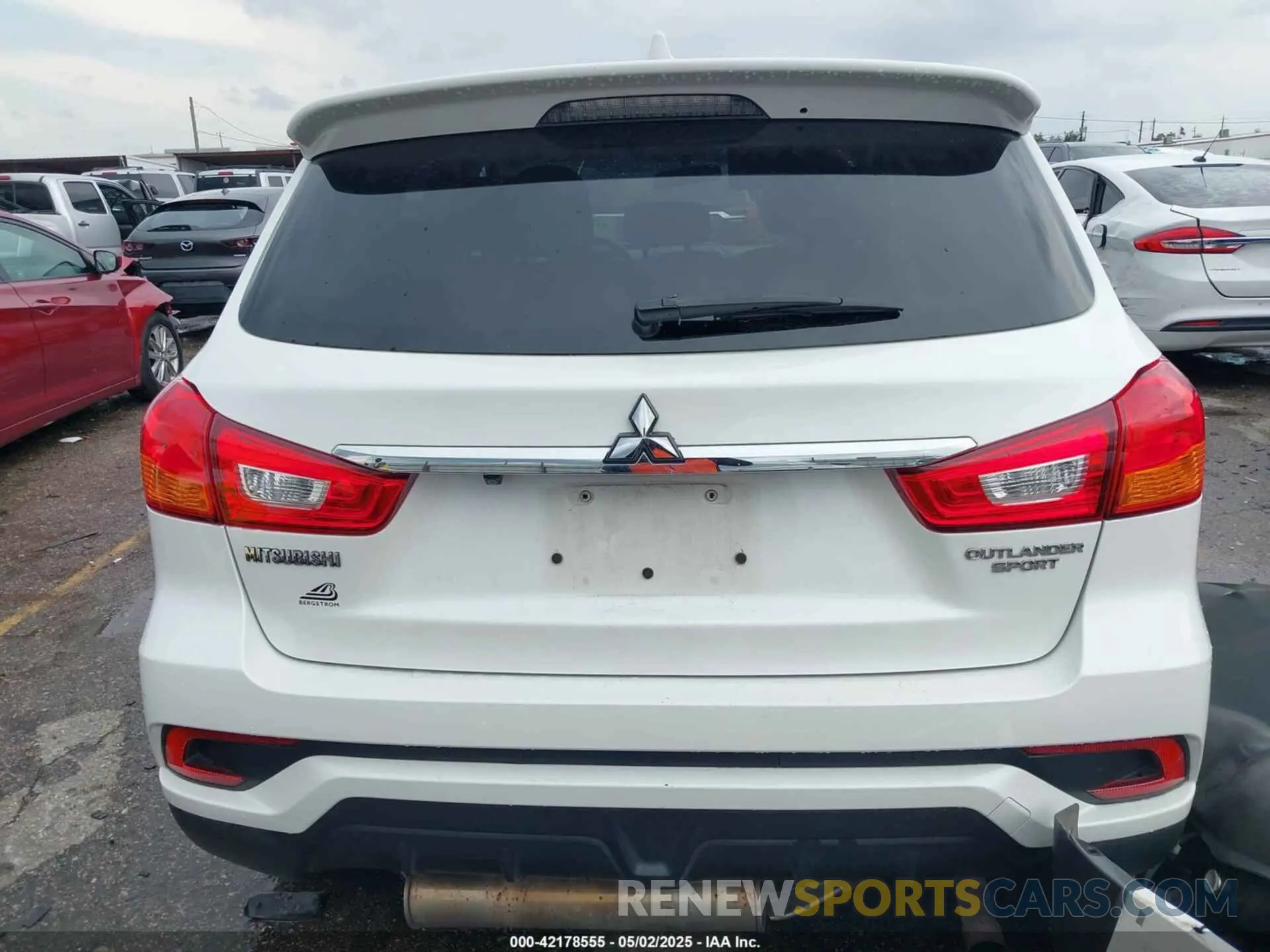 17 Photograph of a damaged car JA4AP3AU9KU034687 MITSUBISHI OUTLANDER SPORT 2019