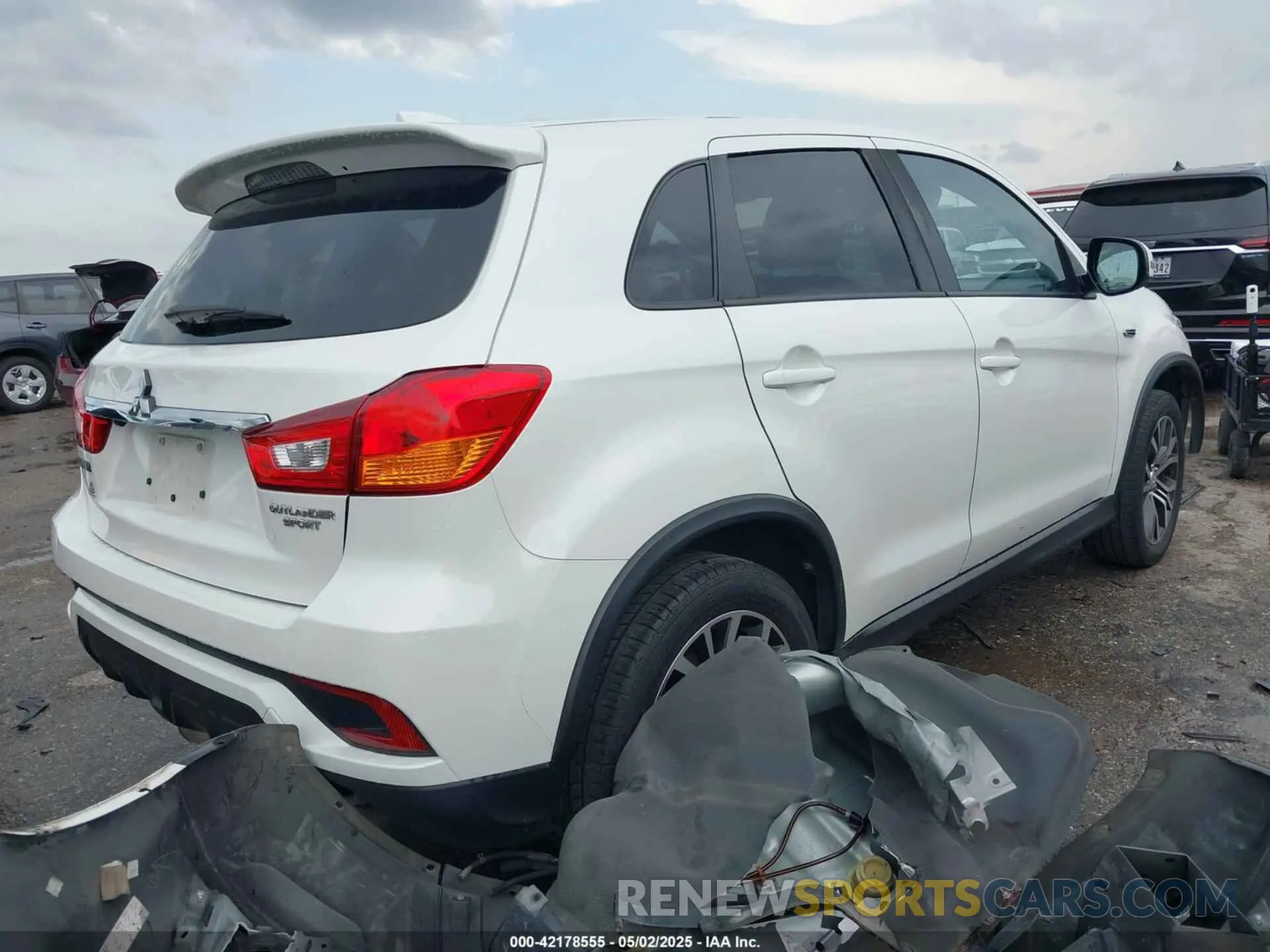 4 Photograph of a damaged car JA4AP3AU9KU034687 MITSUBISHI OUTLANDER SPORT 2019