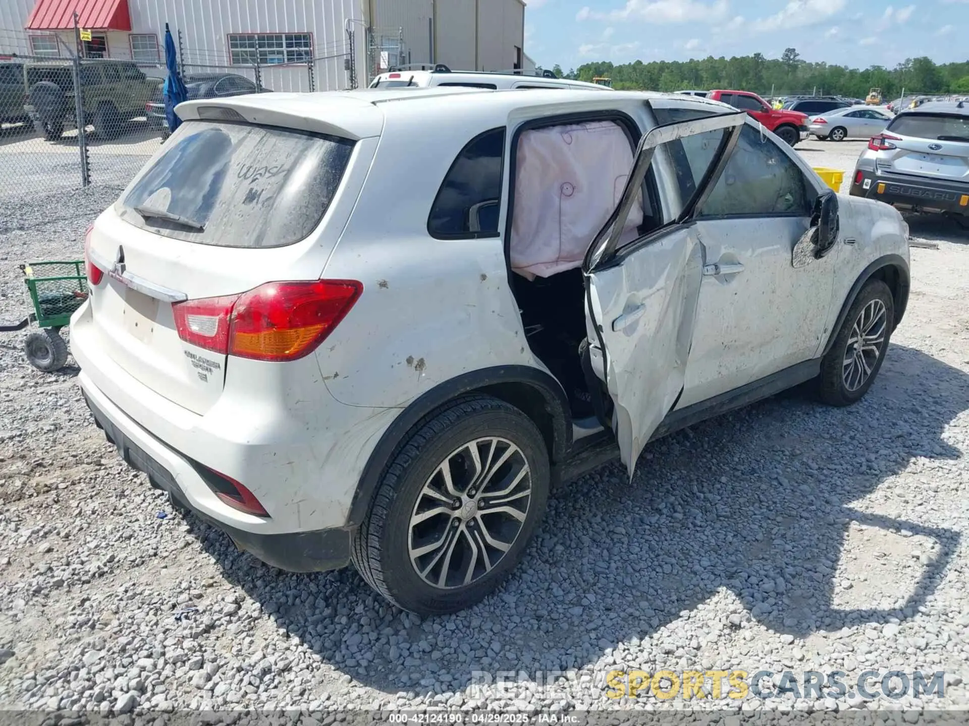 4 Photograph of a damaged car JA4AP4AJ3KU024663 MITSUBISHI OUTLANDER SPORT 2019