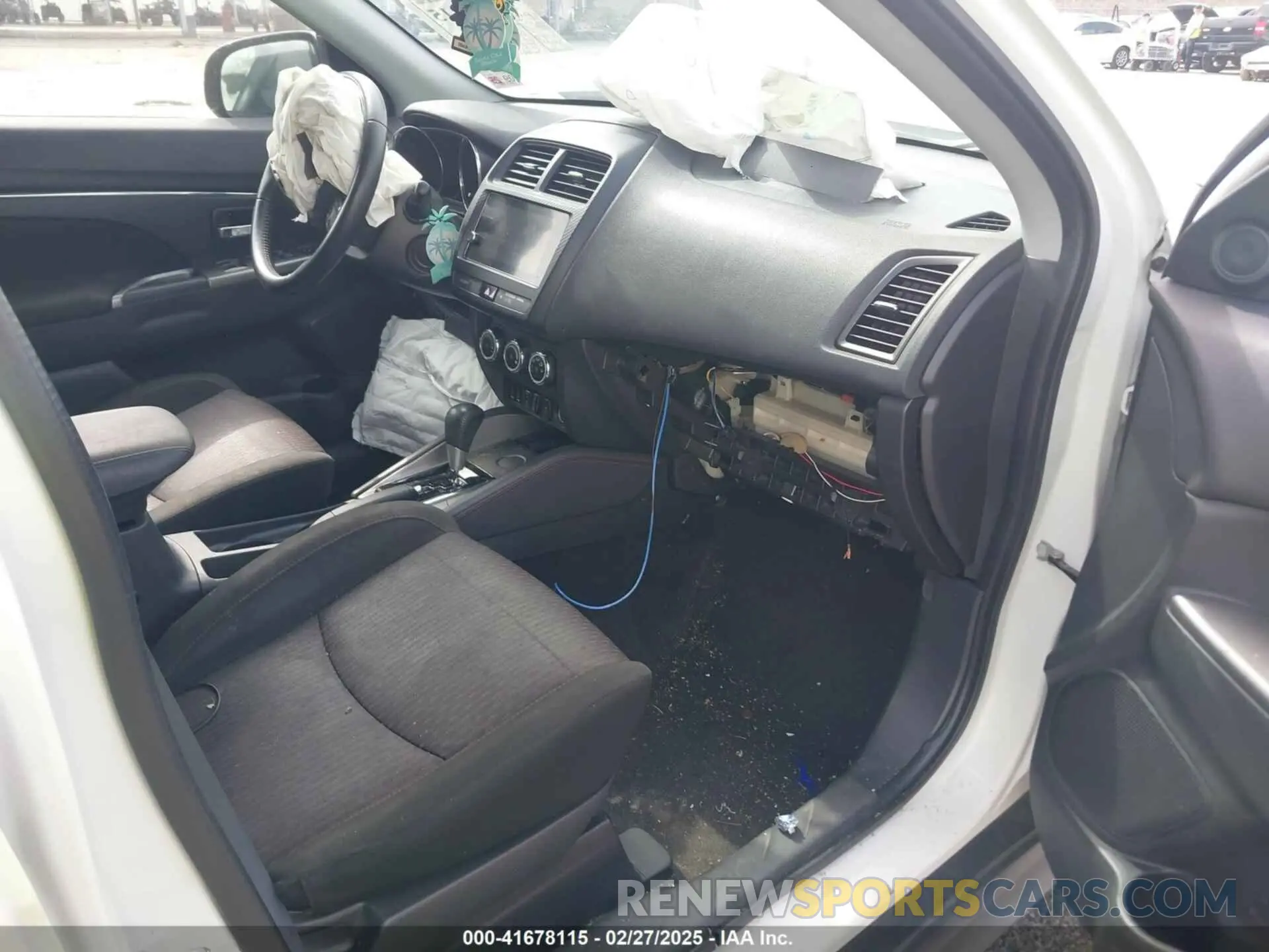 5 Photograph of a damaged car JA4AP4AU2KU012648 MITSUBISHI OUTLANDER SPORT 2019