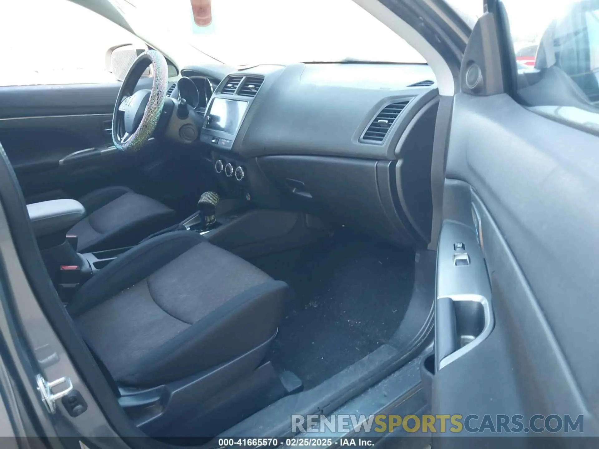 5 Photograph of a damaged car JA4AP4AU6KU024429 MITSUBISHI OUTLANDER SPORT 2019