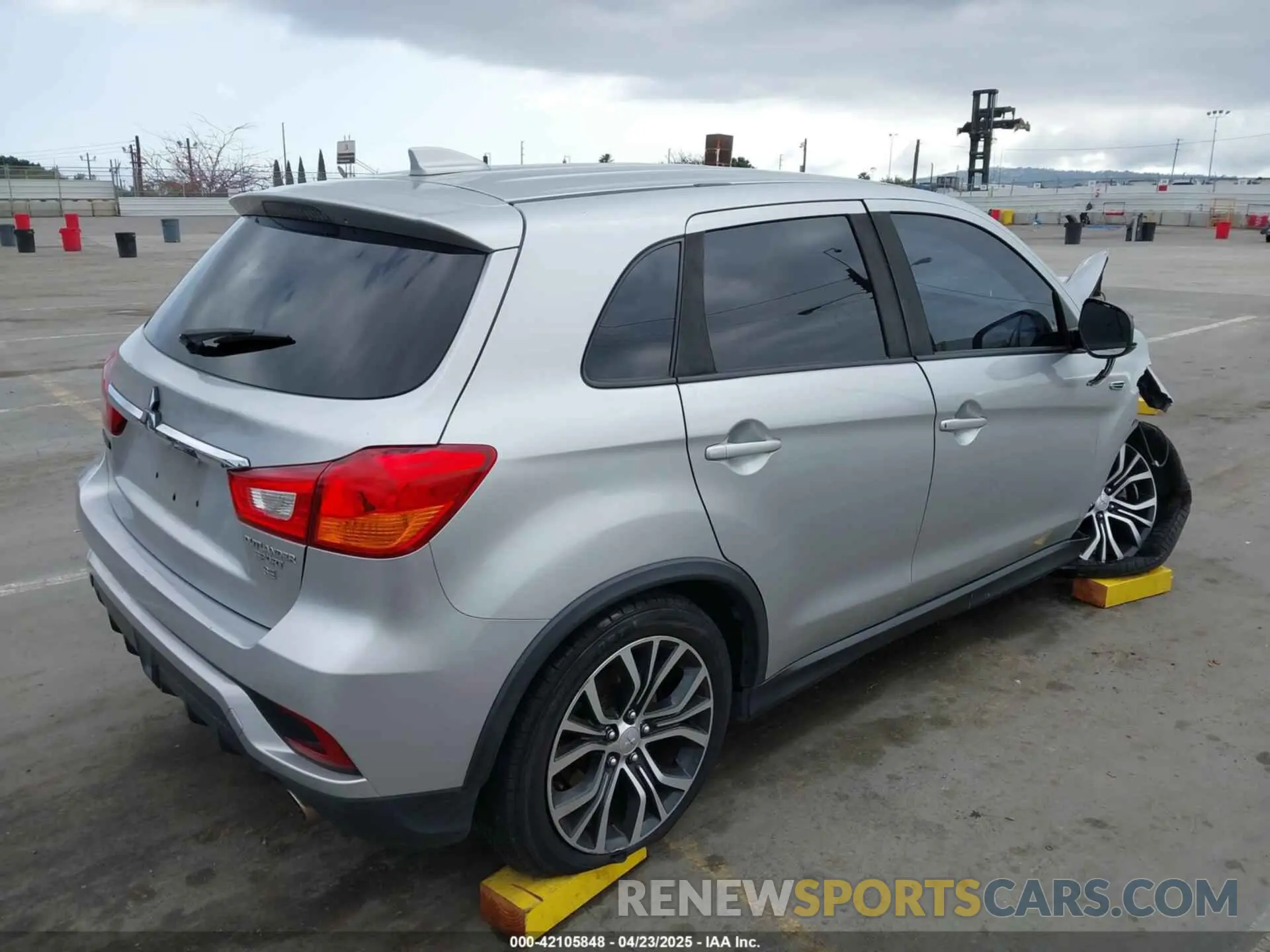 4 Photograph of a damaged car JA4AP4AU8KU027686 MITSUBISHI OUTLANDER SPORT 2019
