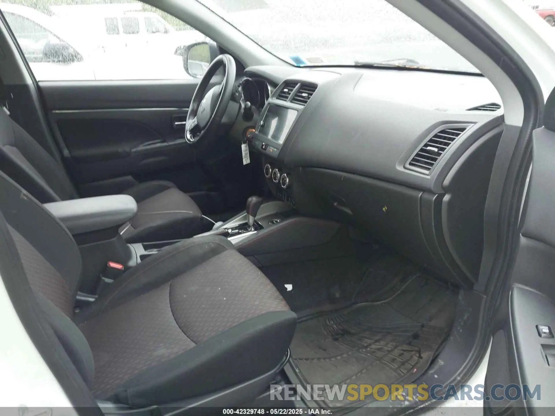 5 Photograph of a damaged car JA4AR3AU2KU016767 MITSUBISHI OUTLANDER SPORT 2019