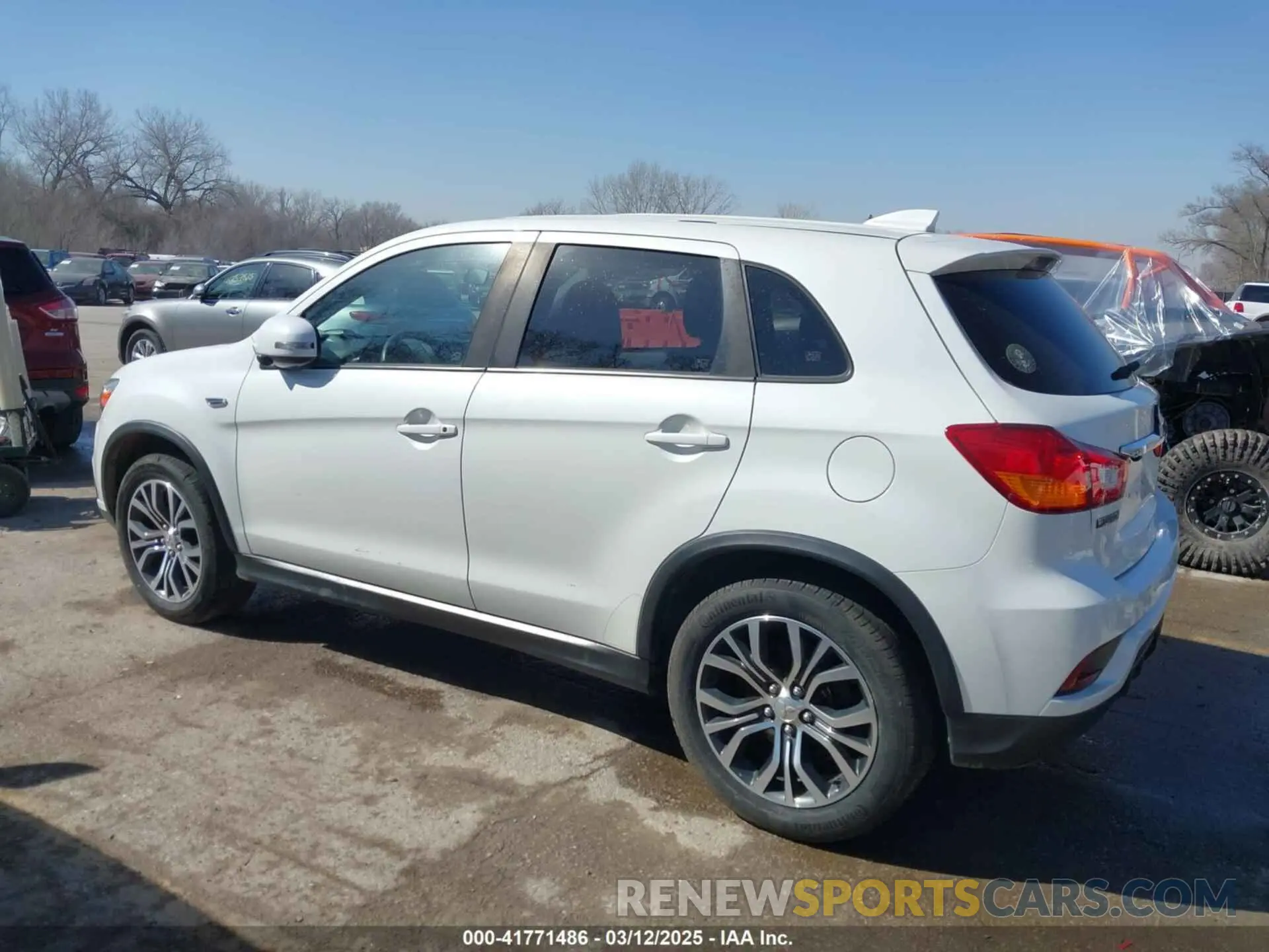 14 Photograph of a damaged car JA4AR3AU4KU023820 MITSUBISHI OUTLANDER SPORT 2019
