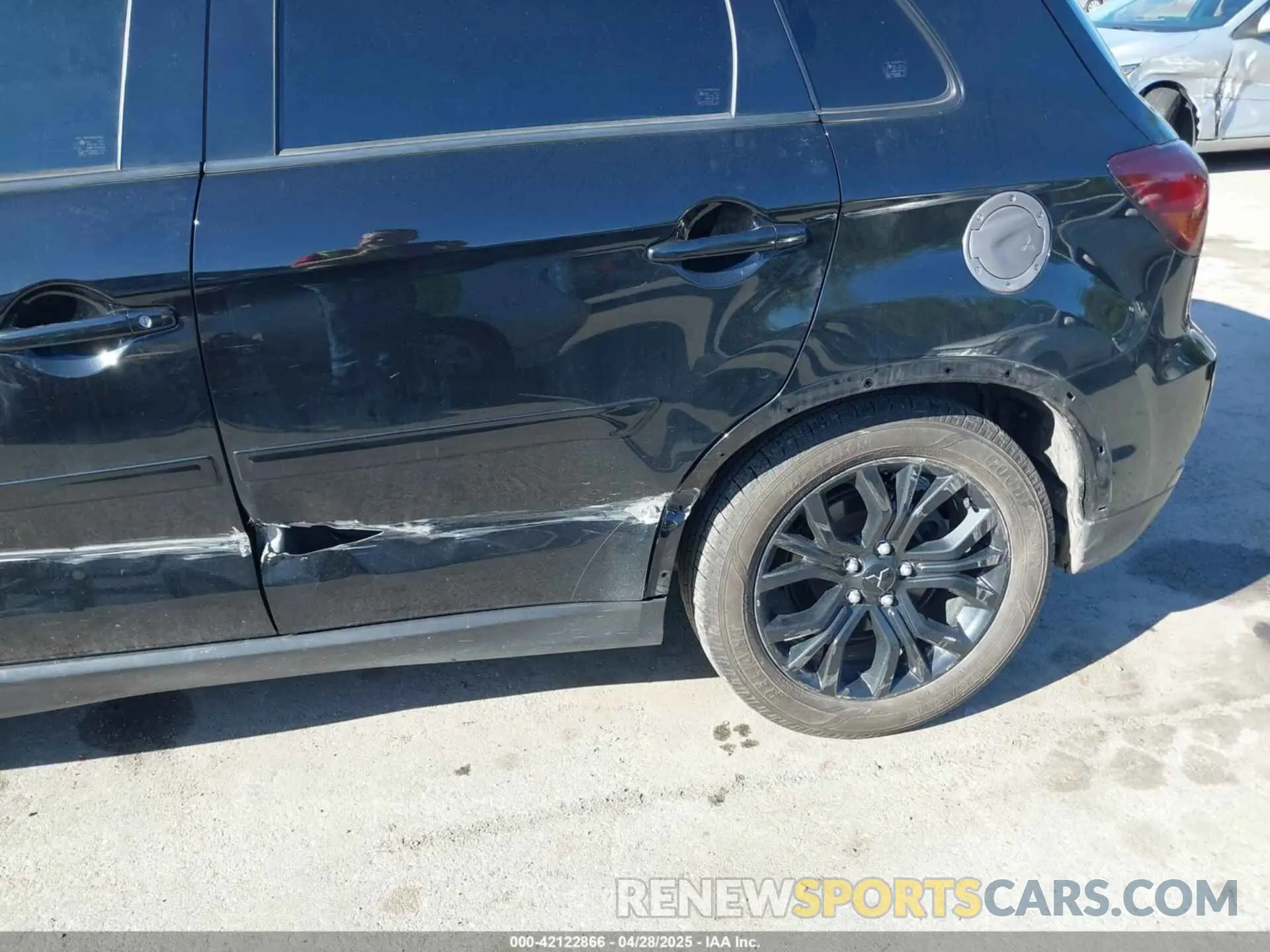 19 Photograph of a damaged car JA4AR3AU5KU016441 MITSUBISHI OUTLANDER SPORT 2019