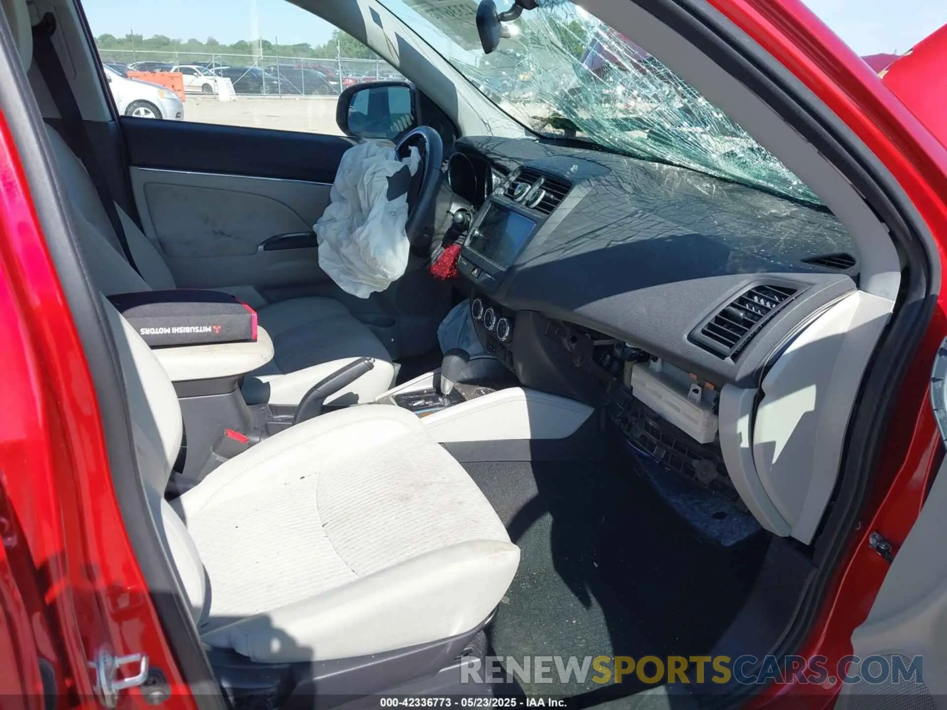 5 Photograph of a damaged car JA4AR3AU6KU007957 MITSUBISHI OUTLANDER SPORT 2019
