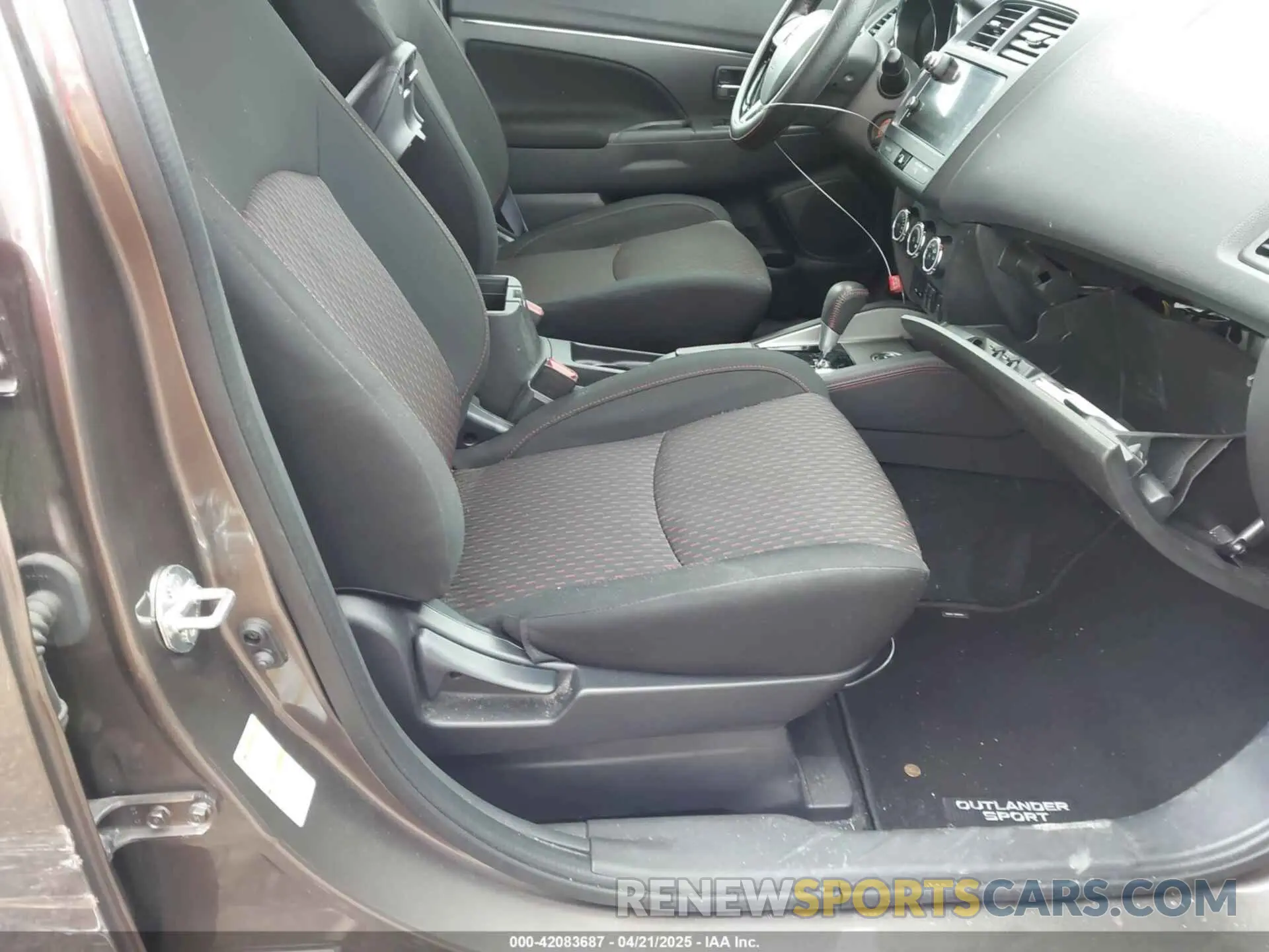 5 Photograph of a damaged car JA4AR3AU9KU027961 MITSUBISHI OUTLANDER SPORT 2019