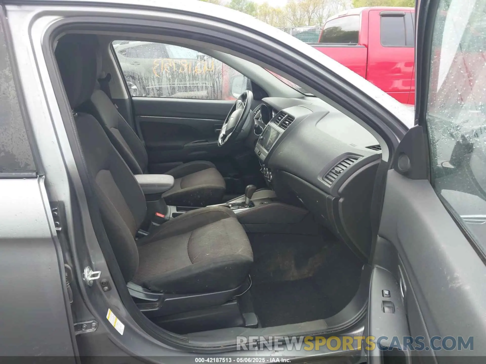 5 Photograph of a damaged car JA4AR3AUXKU023773 MITSUBISHI OUTLANDER SPORT 2019