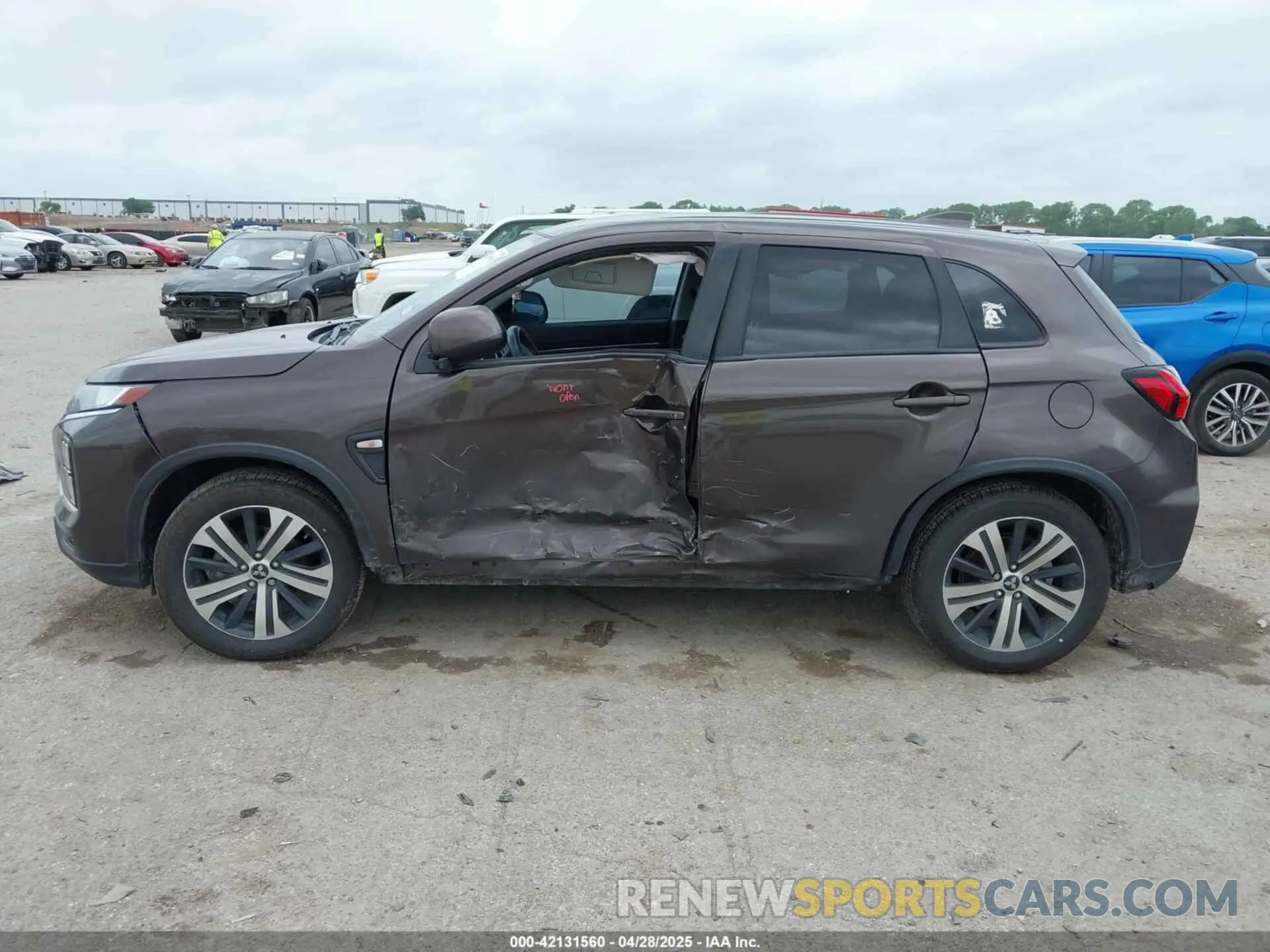 14 Photograph of a damaged car JA4AP3AU6LU015905 MITSUBISHI OUTLANDER SPORT 2020