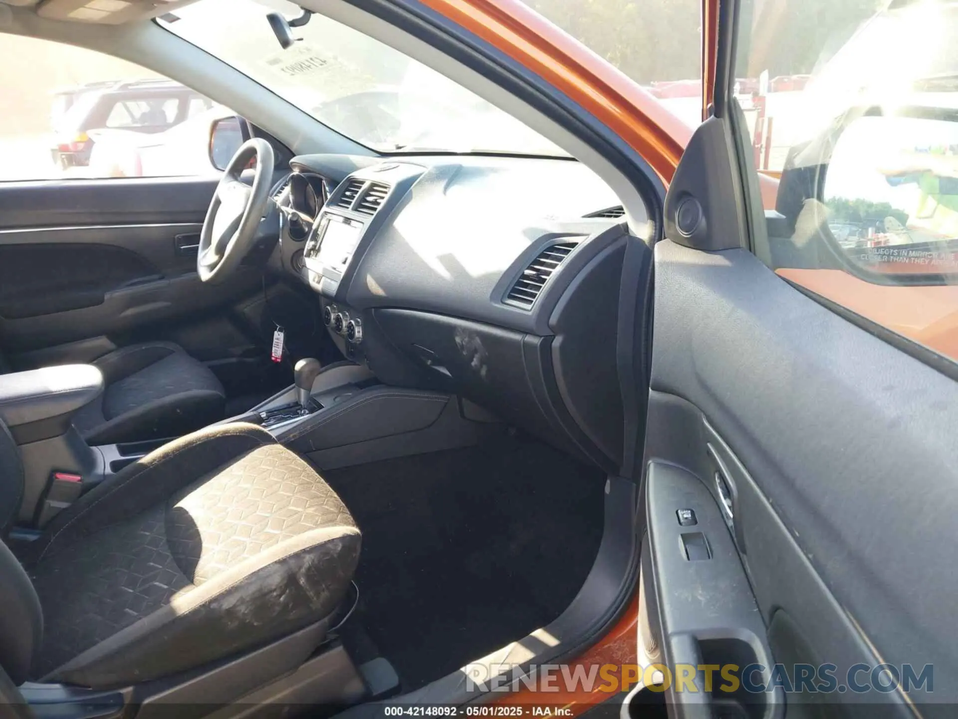 5 Photograph of a damaged car JA4AP3AU8LU005134 MITSUBISHI OUTLANDER SPORT 2020