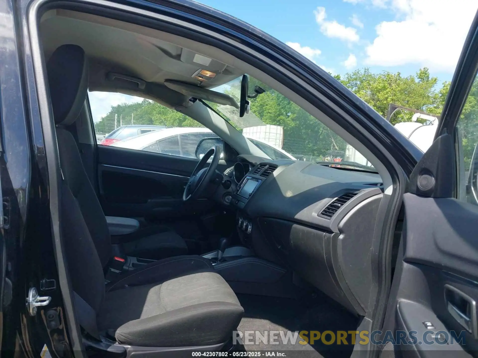 5 Photograph of a damaged car JA4AP3AU8LU005358 MITSUBISHI OUTLANDER SPORT 2020
