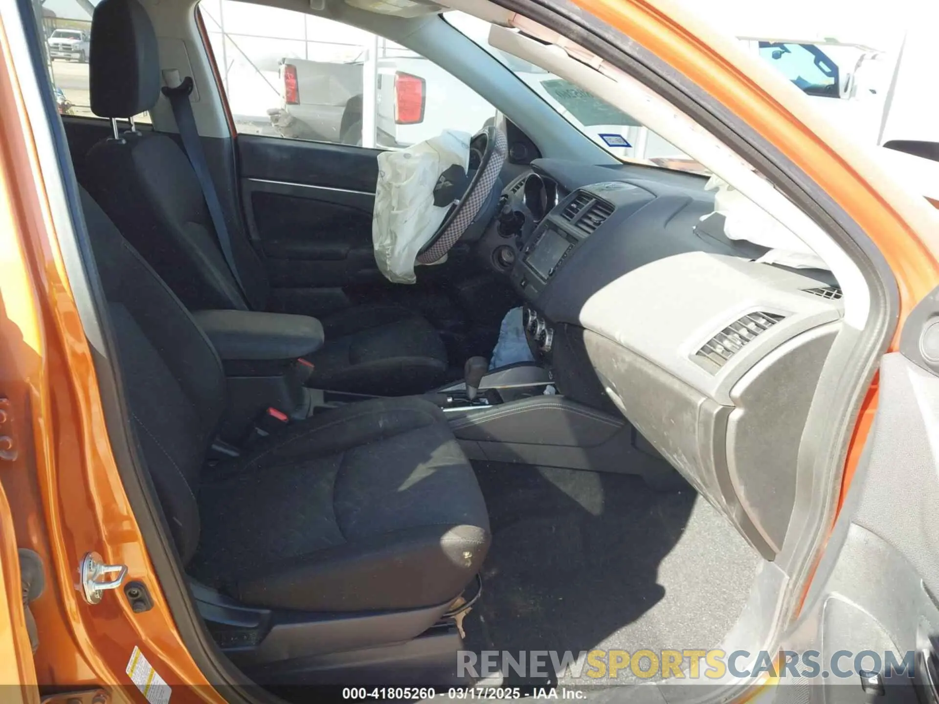 5 Photograph of a damaged car JA4AP3AU8LU008390 MITSUBISHI OUTLANDER SPORT 2020