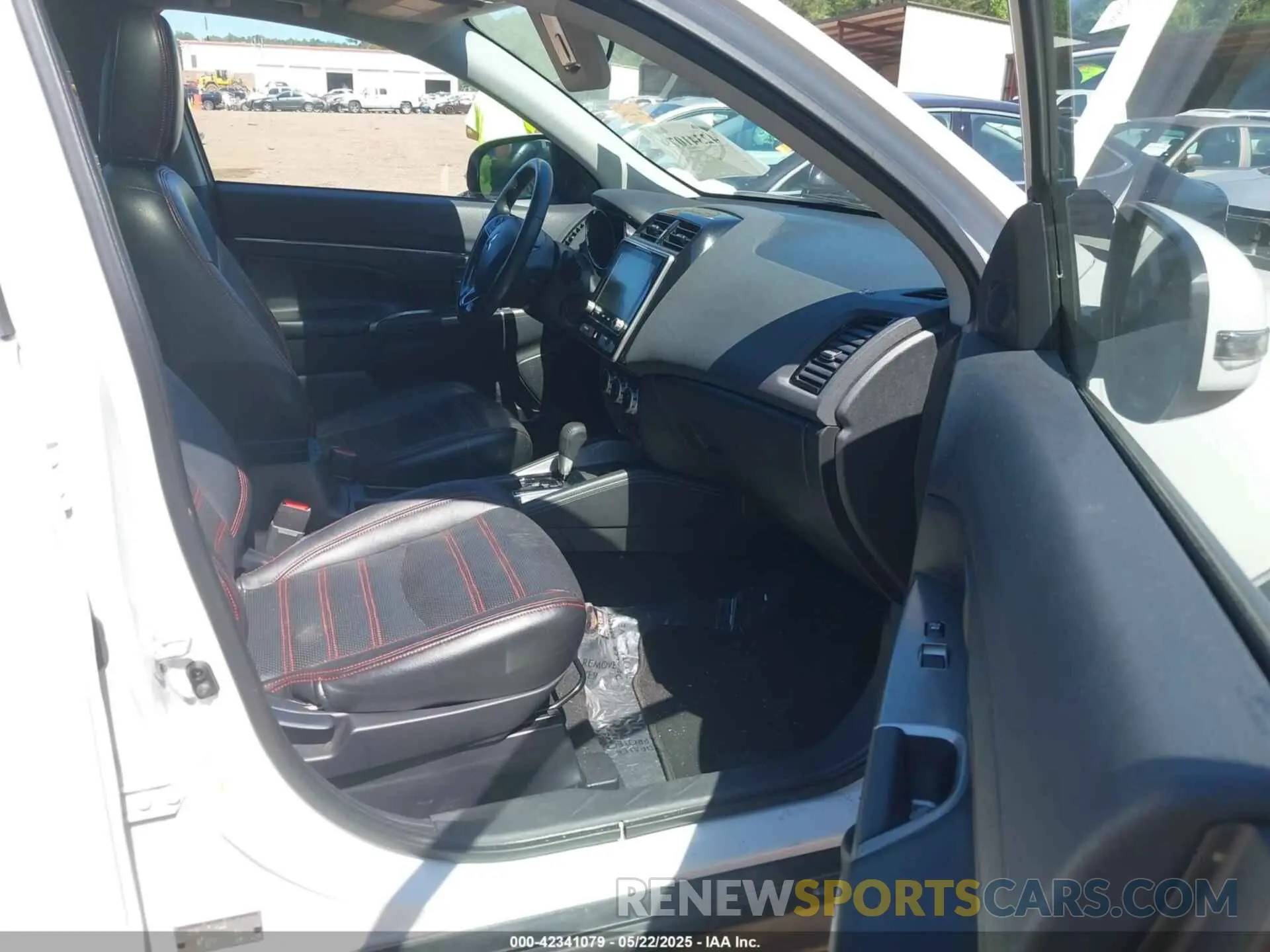 5 Photograph of a damaged car JA4AP4AU5LU008790 MITSUBISHI OUTLANDER SPORT 2020