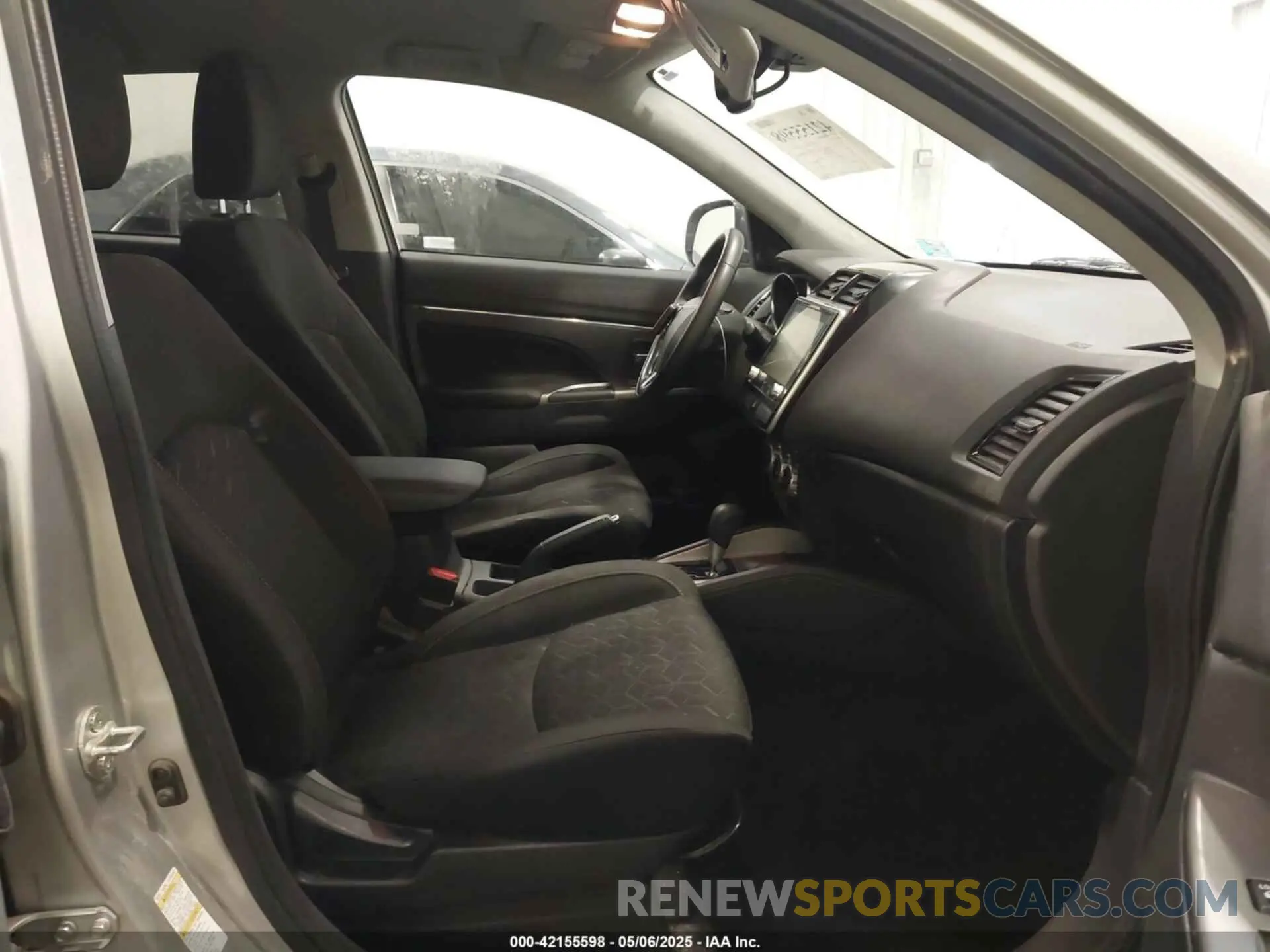5 Photograph of a damaged car JA4AR3AU1LU020245 MITSUBISHI OUTLANDER SPORT 2020