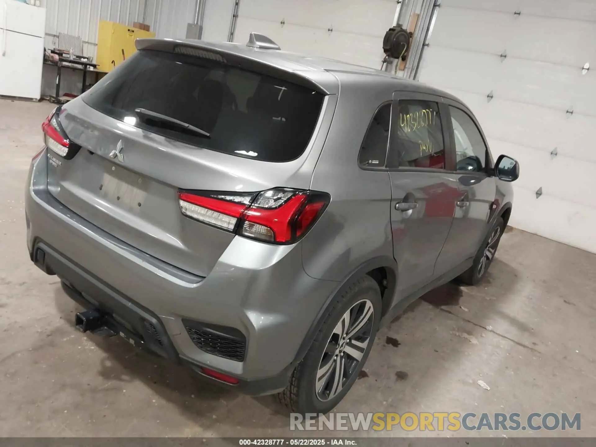 4 Photograph of a damaged car JA4AR3AU2LU016320 MITSUBISHI OUTLANDER SPORT 2020