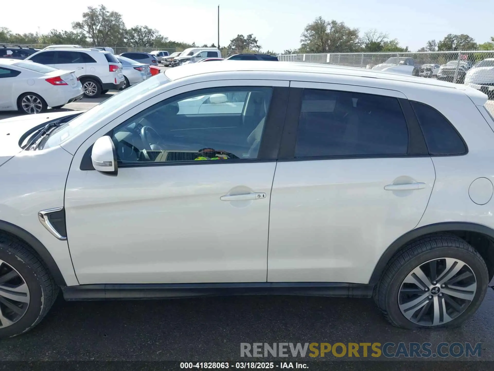 14 Photograph of a damaged car JA4AR3AU5LU010429 MITSUBISHI OUTLANDER SPORT 2020