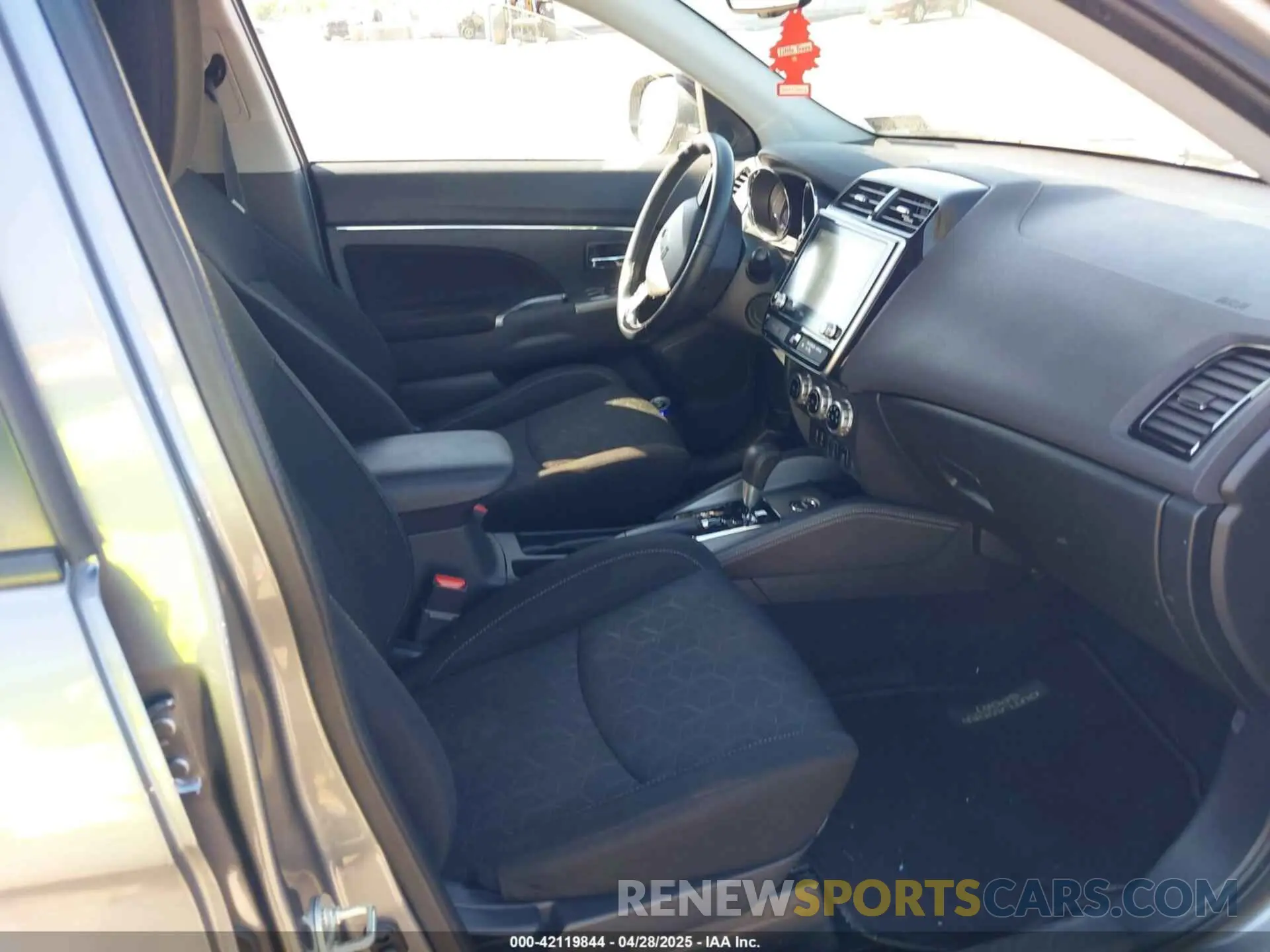 5 Photograph of a damaged car JA4AR3AU6LU023903 MITSUBISHI OUTLANDER SPORT 2020