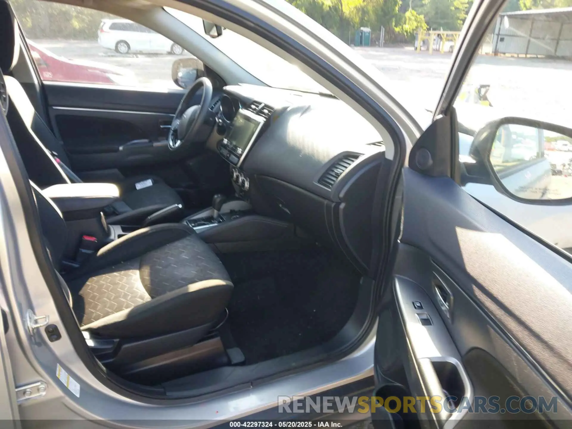 5 Photograph of a damaged car JA4AR3AU8LU018766 MITSUBISHI OUTLANDER SPORT 2020