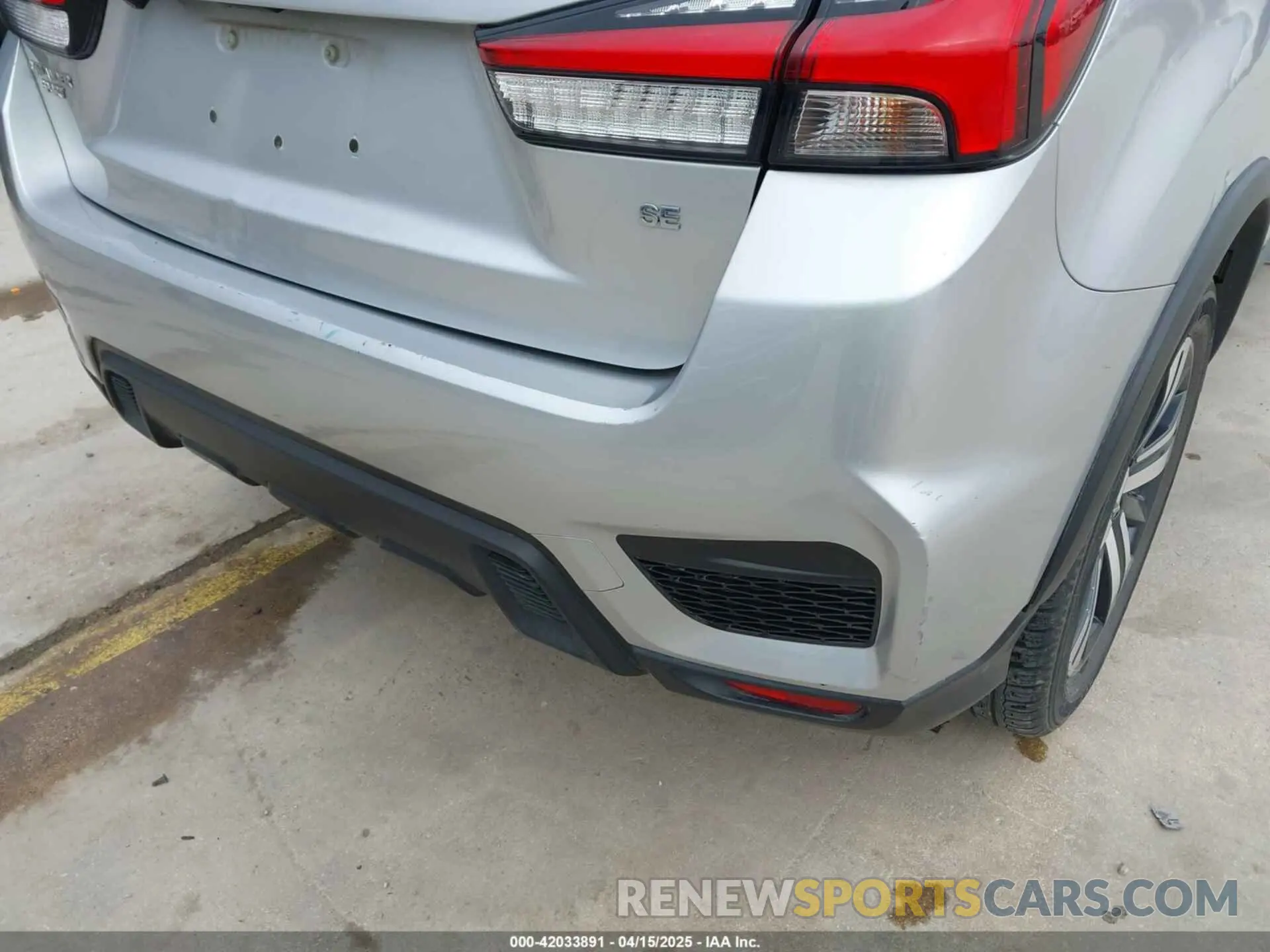 19 Photograph of a damaged car JA4APVAU7MU015876 MITSUBISHI OUTLANDER SPORT 2021