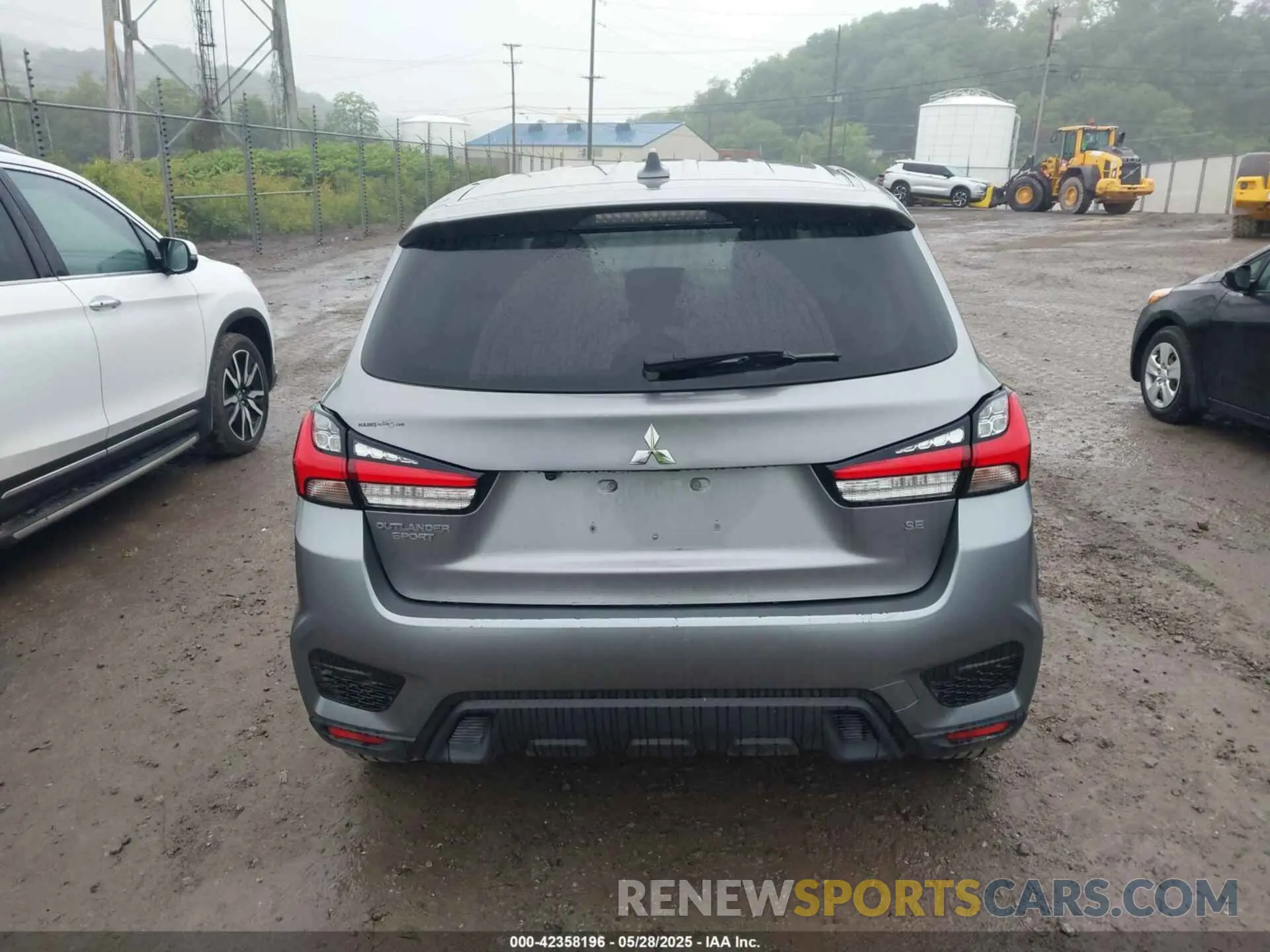 17 Photograph of a damaged car JA4APVAU8MU019547 MITSUBISHI OUTLANDER SPORT 2021
