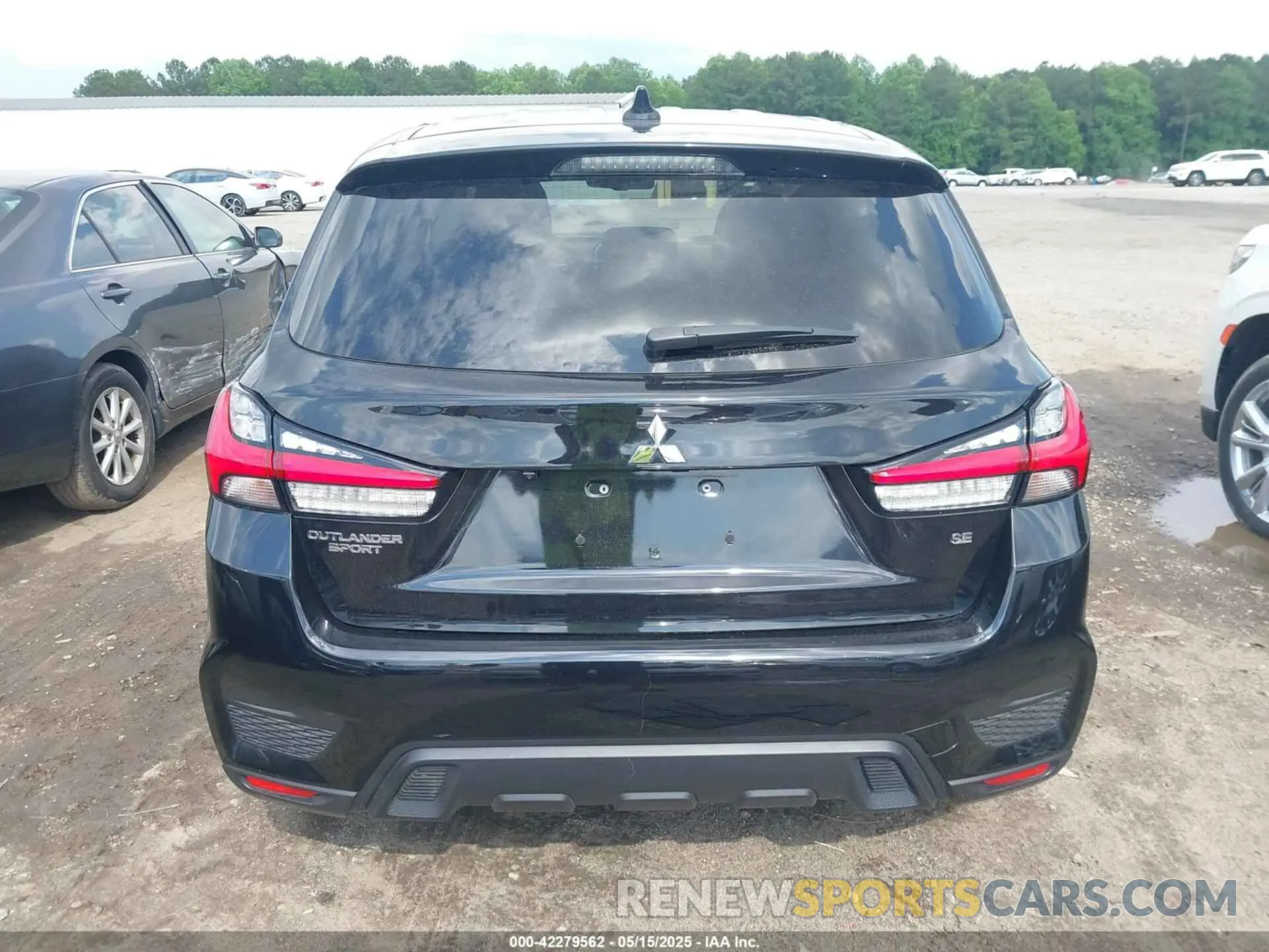 17 Photograph of a damaged car JA4APVAU8MU030791 MITSUBISHI OUTLANDER SPORT 2021