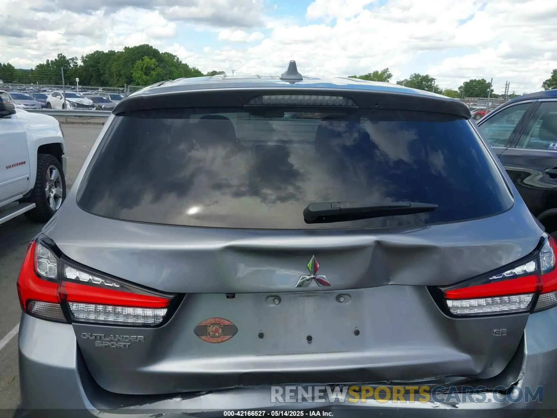 18 Photograph of a damaged car JA4APVAUXMU018576 MITSUBISHI OUTLANDER SPORT 2021