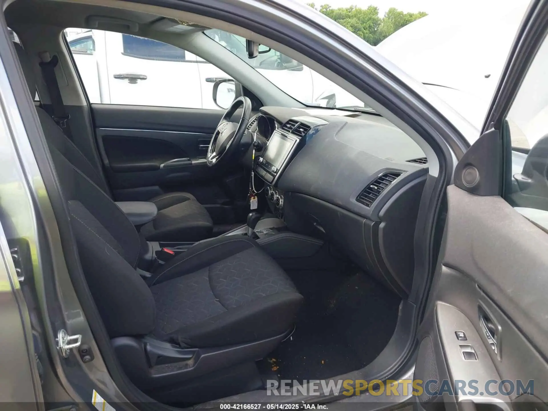 5 Photograph of a damaged car JA4APVAUXMU018576 MITSUBISHI OUTLANDER SPORT 2021