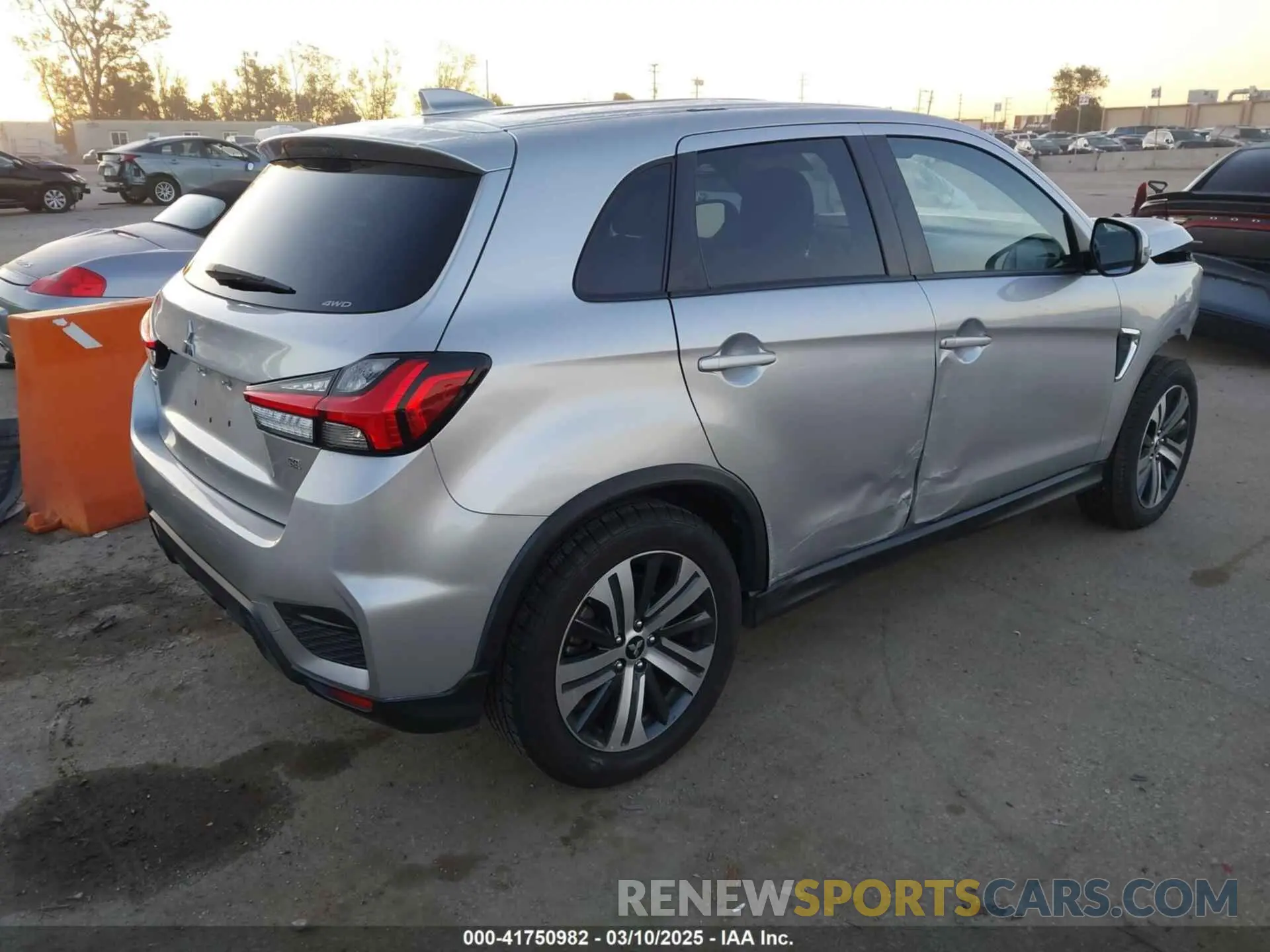 4 Photograph of a damaged car JA4ARUAU0MU032636 MITSUBISHI OUTLANDER SPORT 2021
