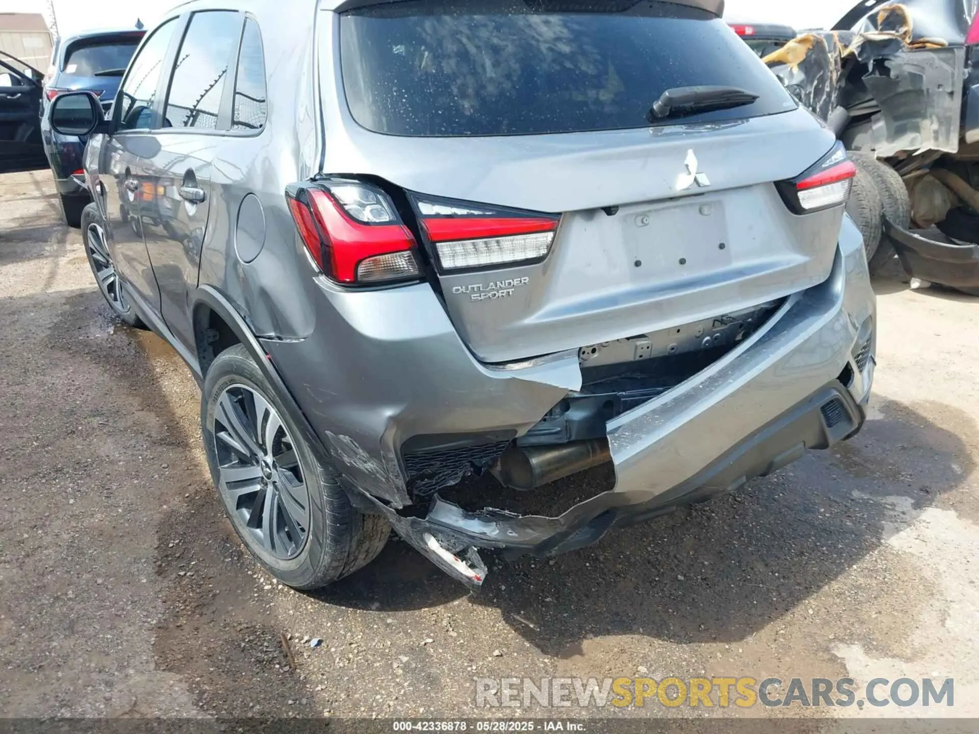 17 Photograph of a damaged car JA4ARUAU0MU035360 MITSUBISHI OUTLANDER SPORT 2021