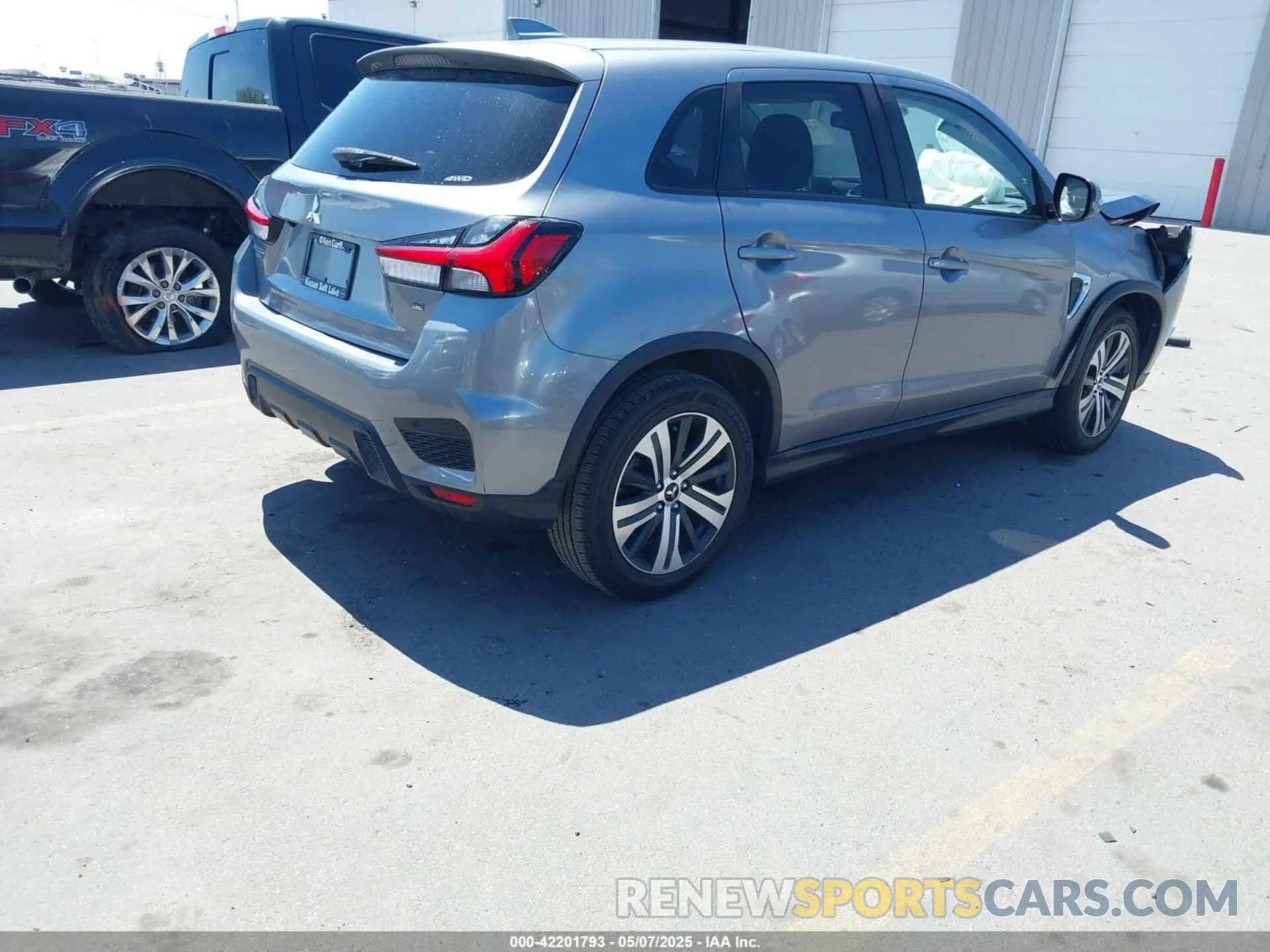 4 Photograph of a damaged car JA4ARUAU2MU013554 MITSUBISHI OUTLANDER SPORT 2021