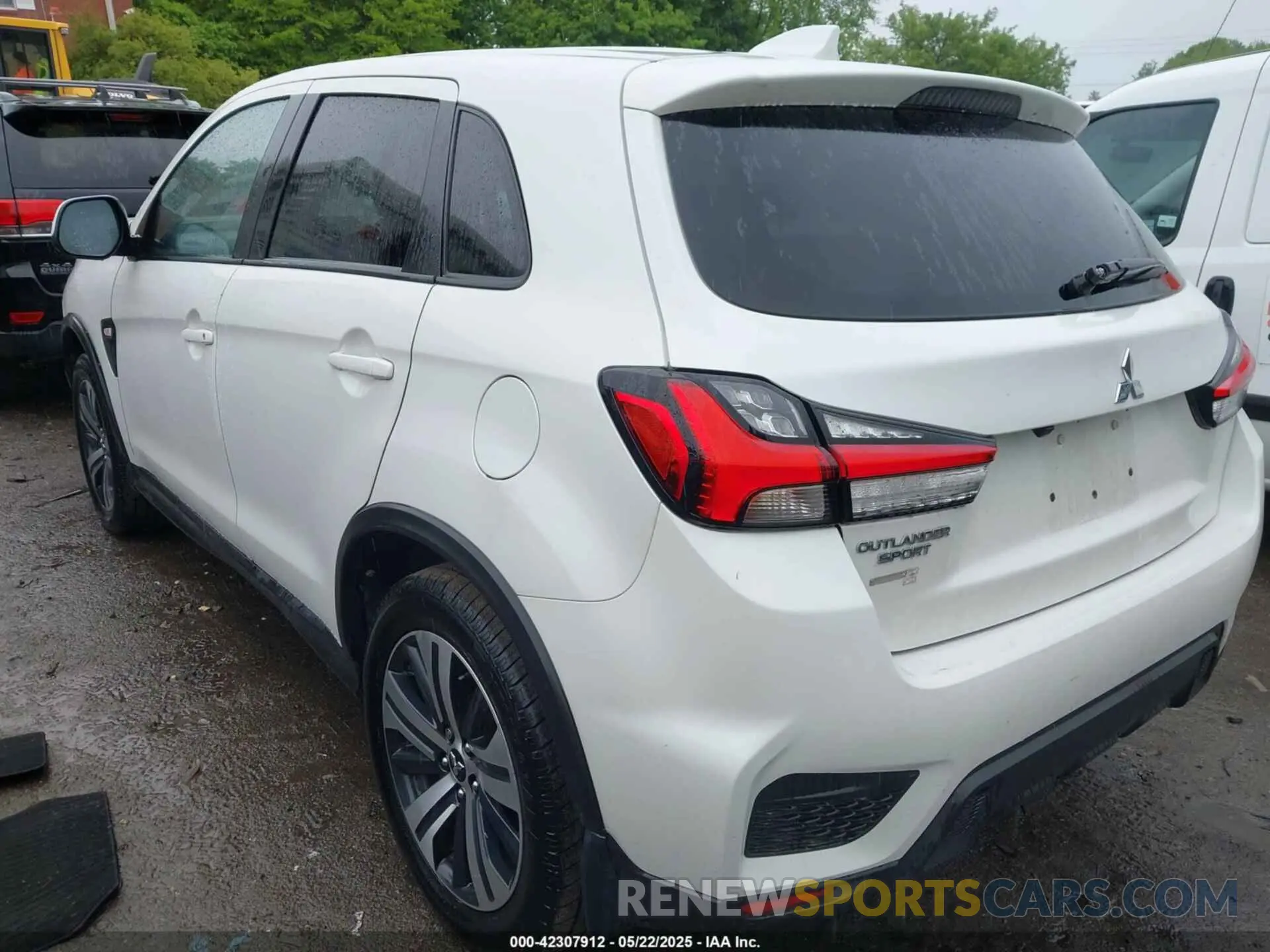3 Photograph of a damaged car JA4ARUAU6MU001763 MITSUBISHI OUTLANDER SPORT 2021