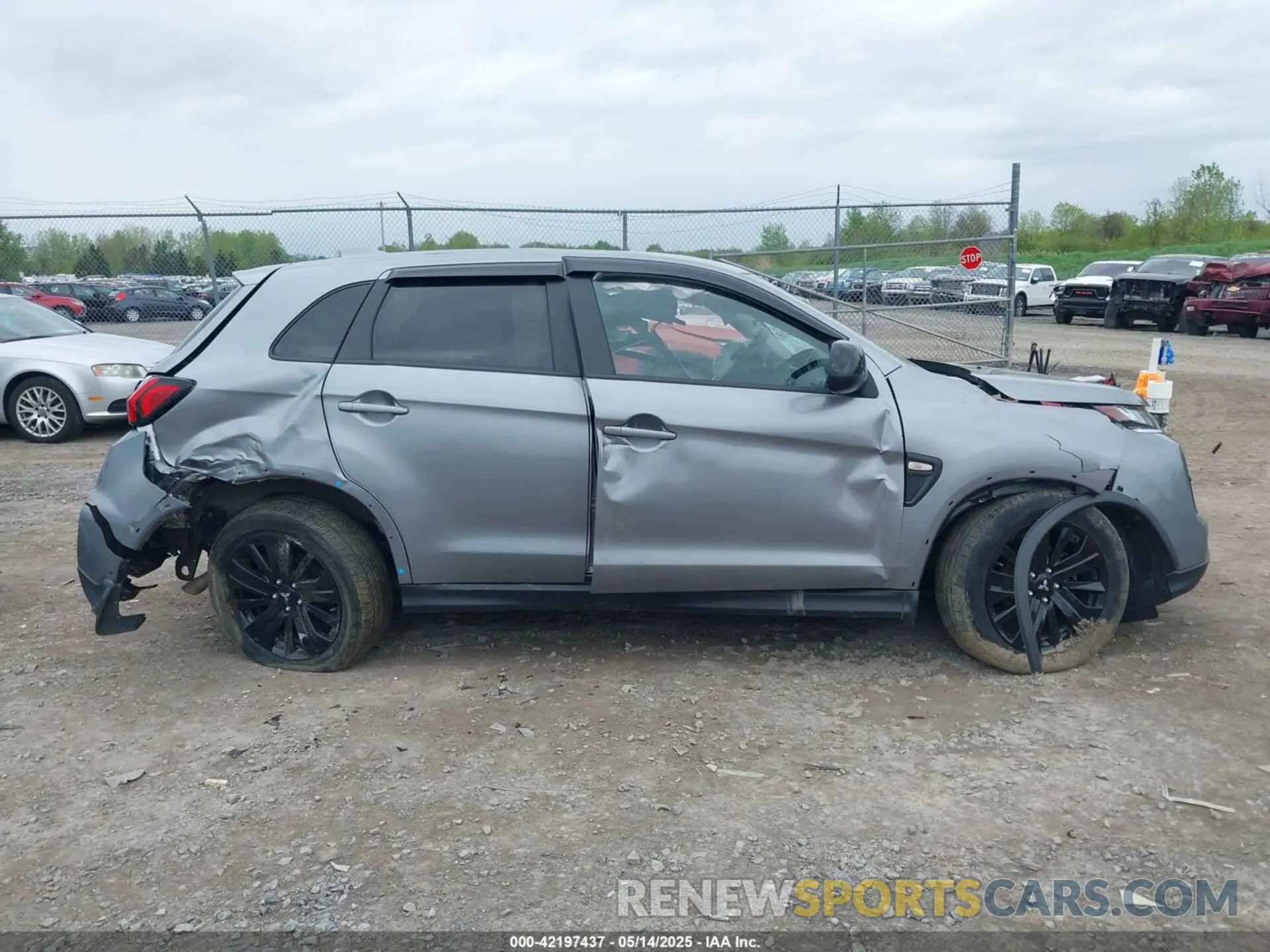 14 Photograph of a damaged car JA4APUAU2NU008118 MITSUBISHI OUTLANDER SPORT 2022