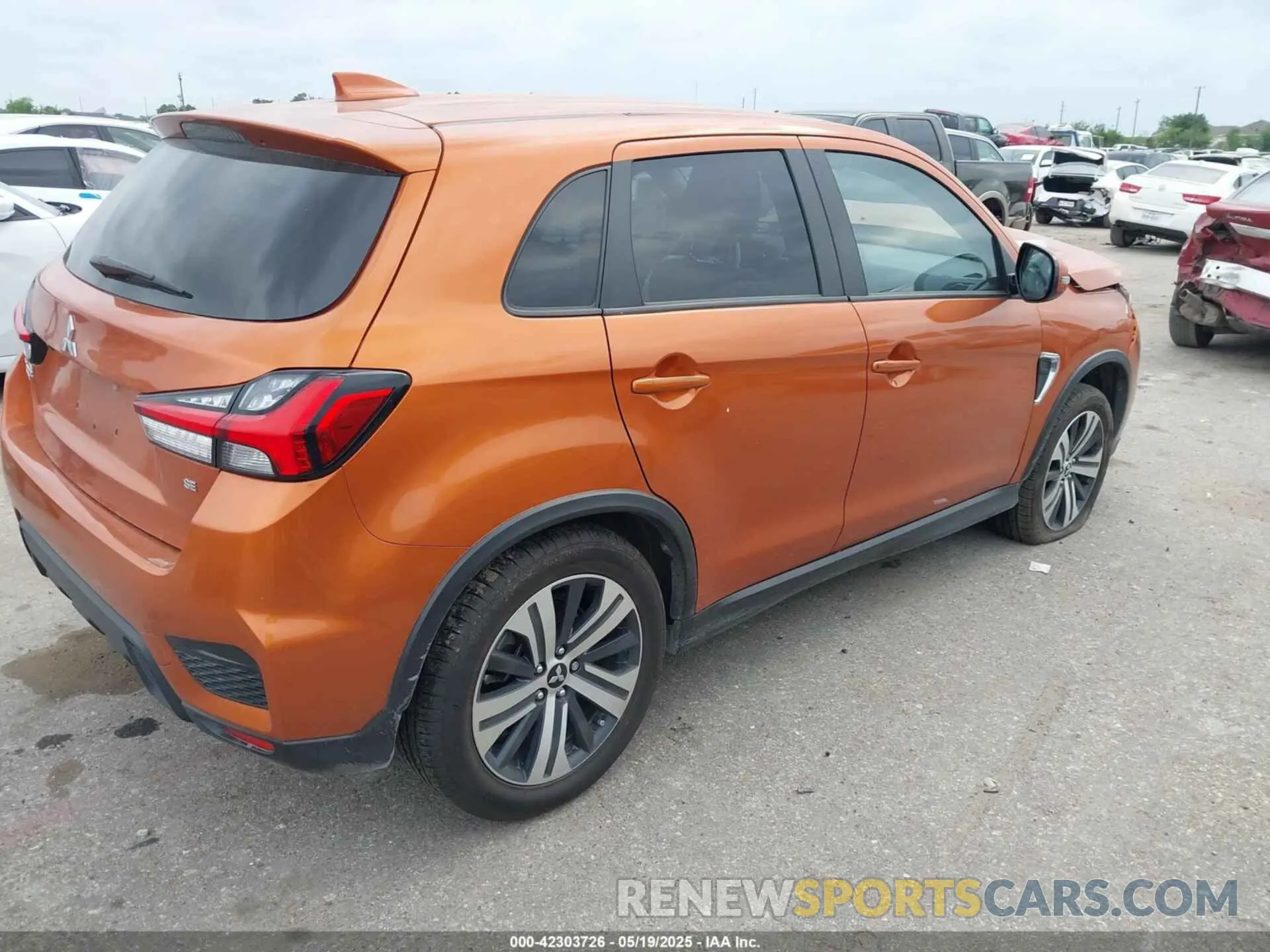 4 Photograph of a damaged car JA4APVAU1NU016393 MITSUBISHI OUTLANDER SPORT 2022