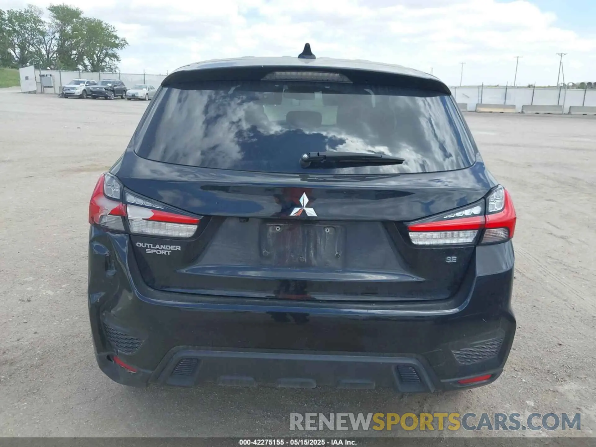 17 Photograph of a damaged car JA4APVAU3NU002124 MITSUBISHI OUTLANDER SPORT 2022