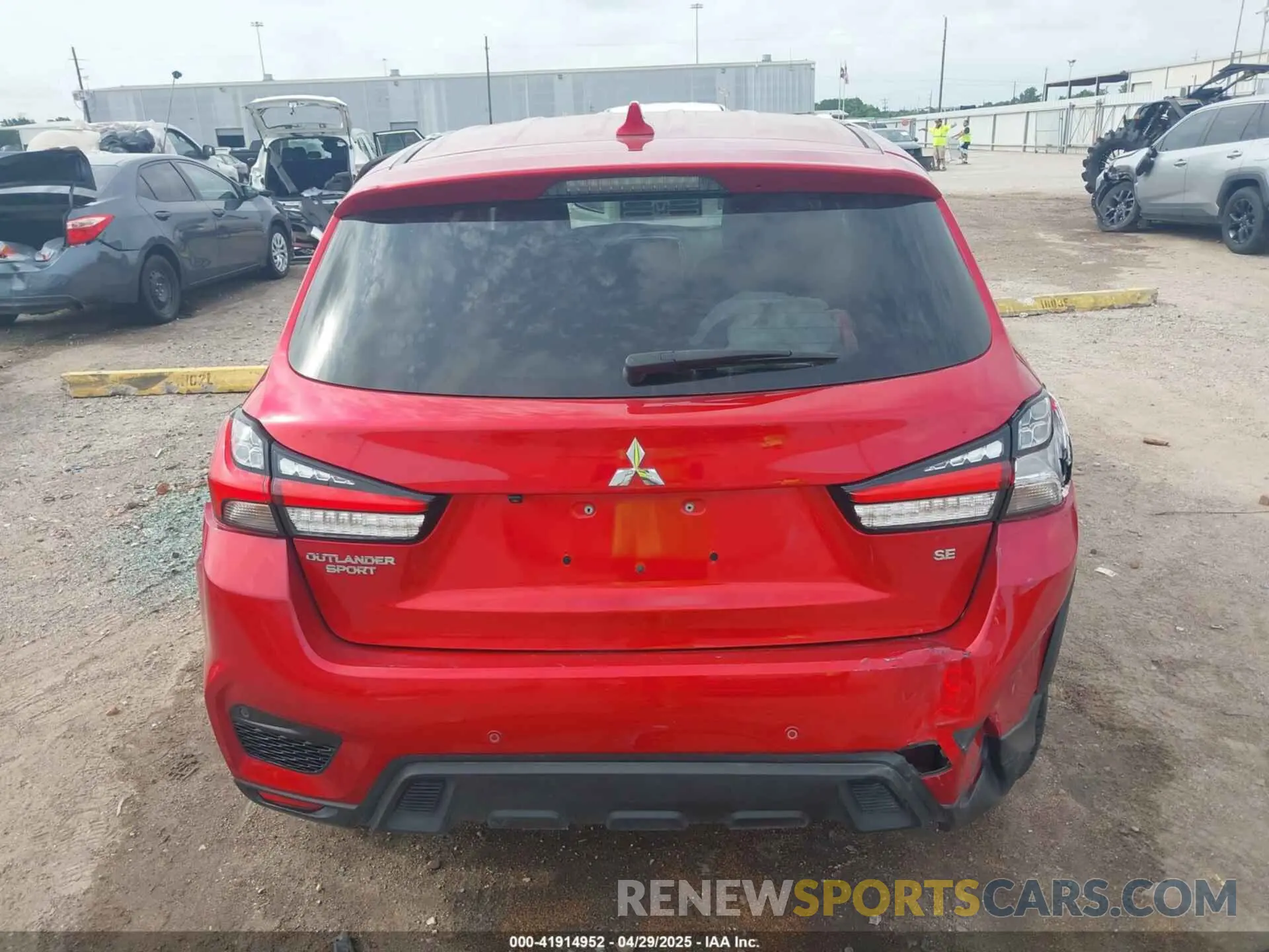 17 Photograph of a damaged car JA4APVAU3NU013172 MITSUBISHI OUTLANDER SPORT 2022