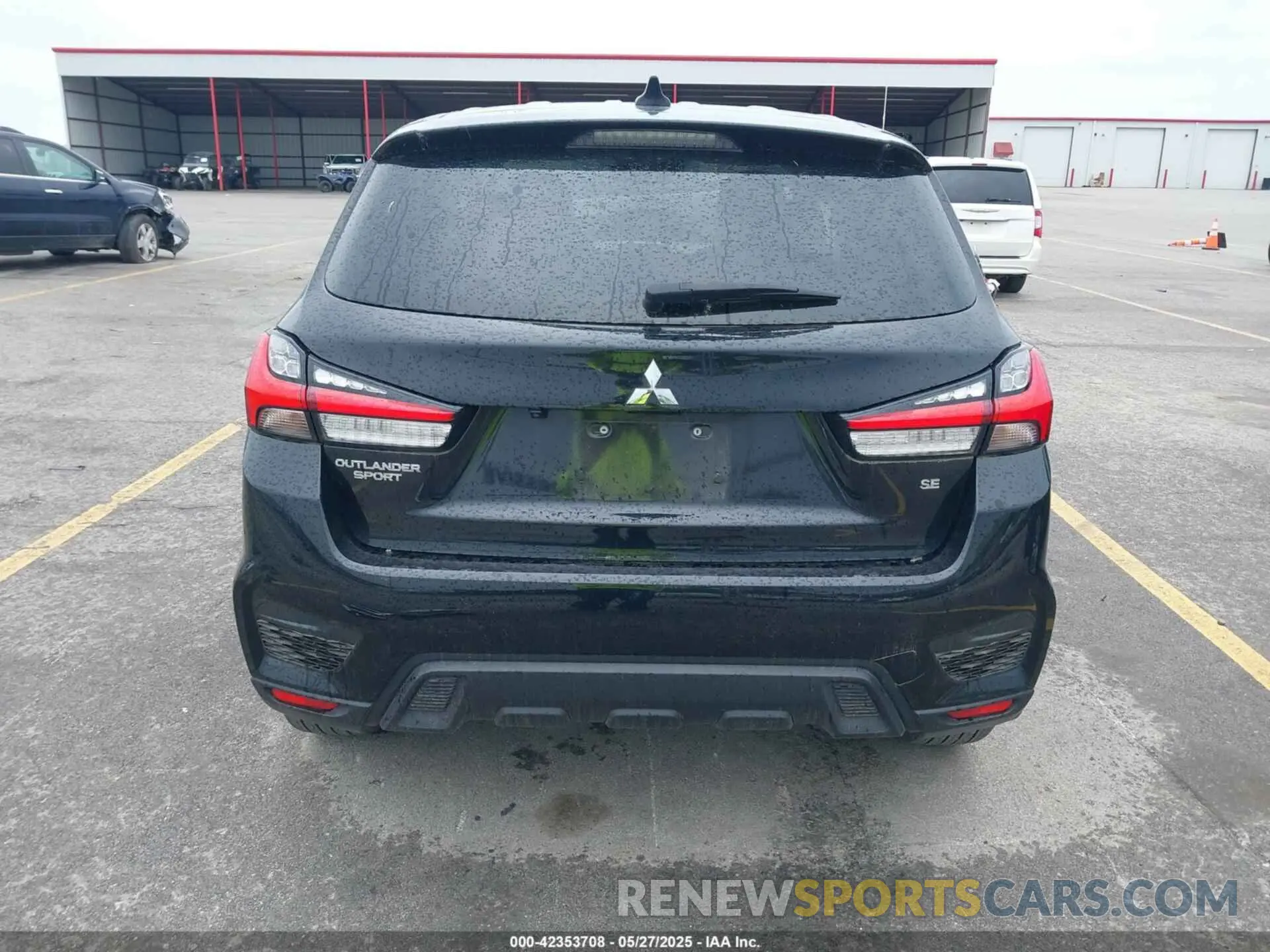 17 Photograph of a damaged car JA4APVAU5NU024481 MITSUBISHI OUTLANDER SPORT 2022