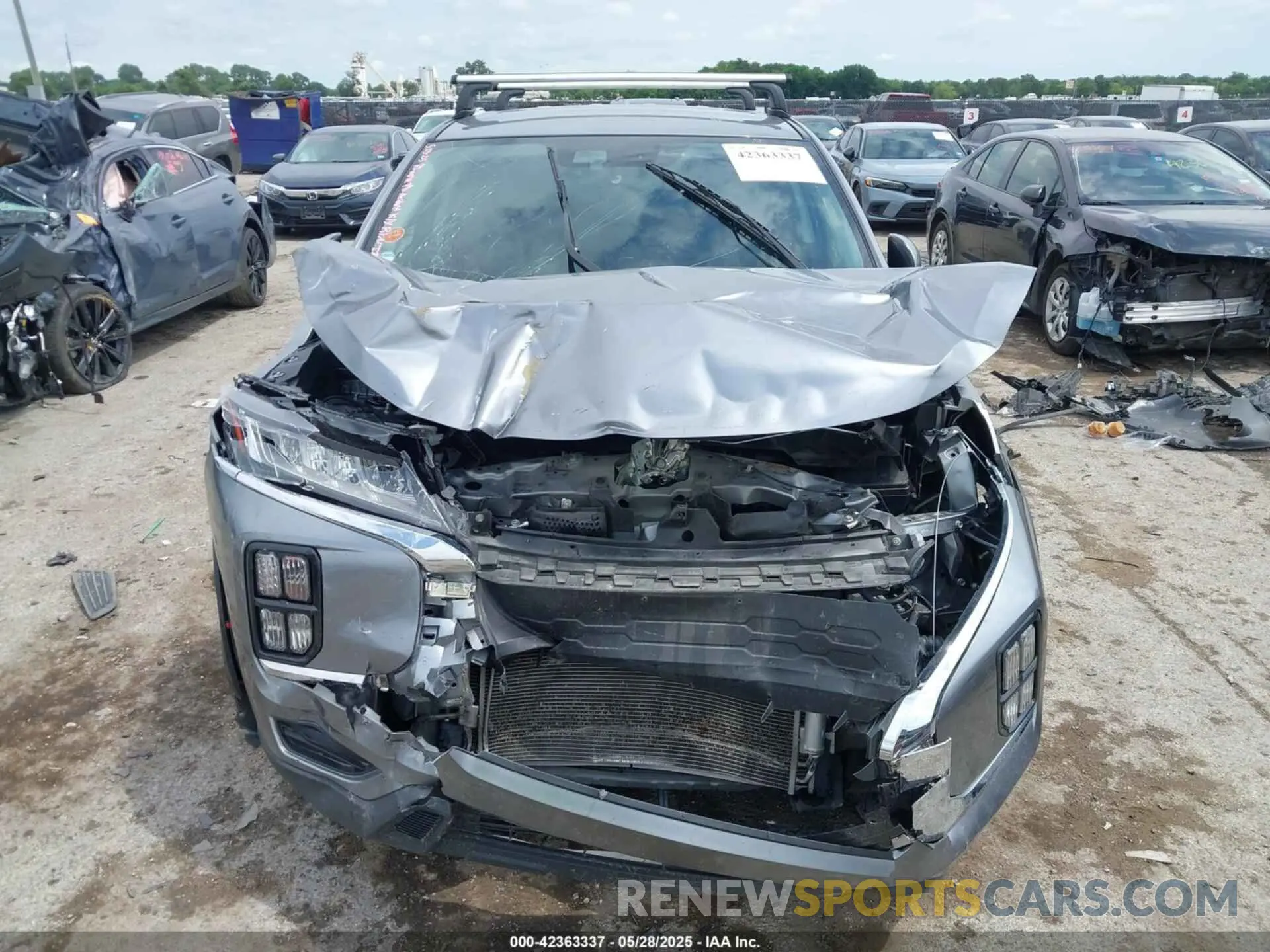 12 Photograph of a damaged car JA4APVAU8NU019789 MITSUBISHI OUTLANDER SPORT 2022