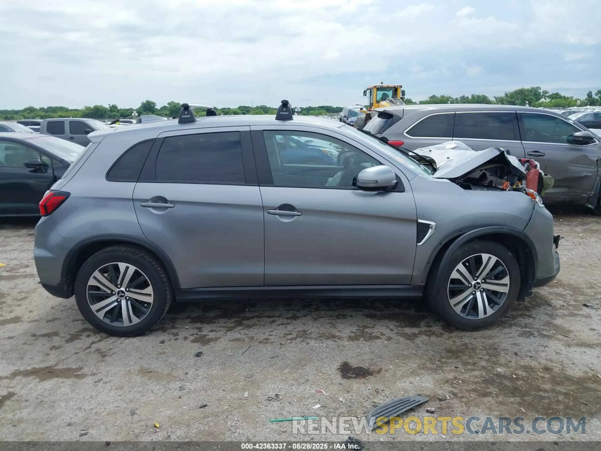 13 Photograph of a damaged car JA4APVAU8NU019789 MITSUBISHI OUTLANDER SPORT 2022