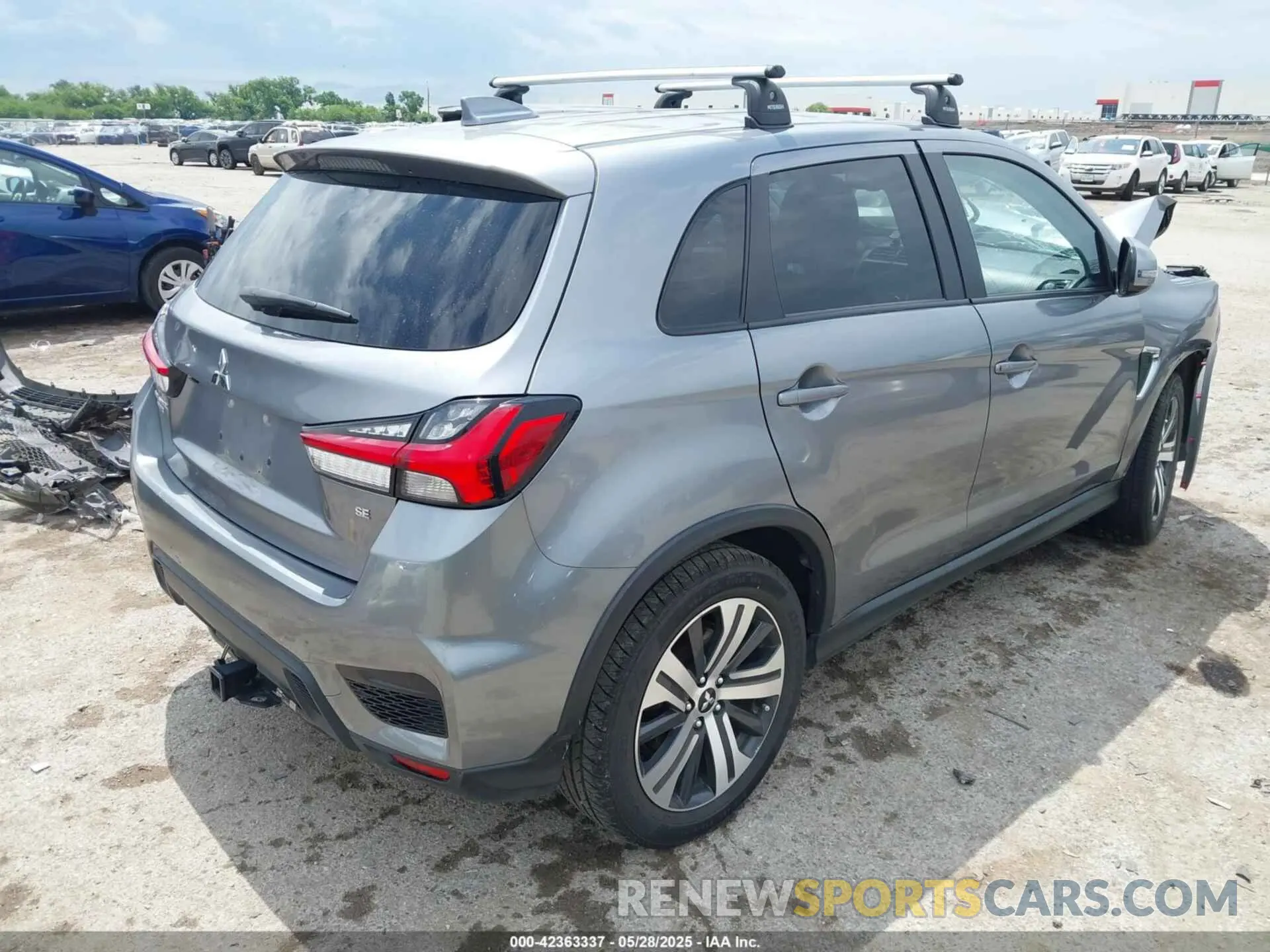 4 Photograph of a damaged car JA4APVAU8NU019789 MITSUBISHI OUTLANDER SPORT 2022